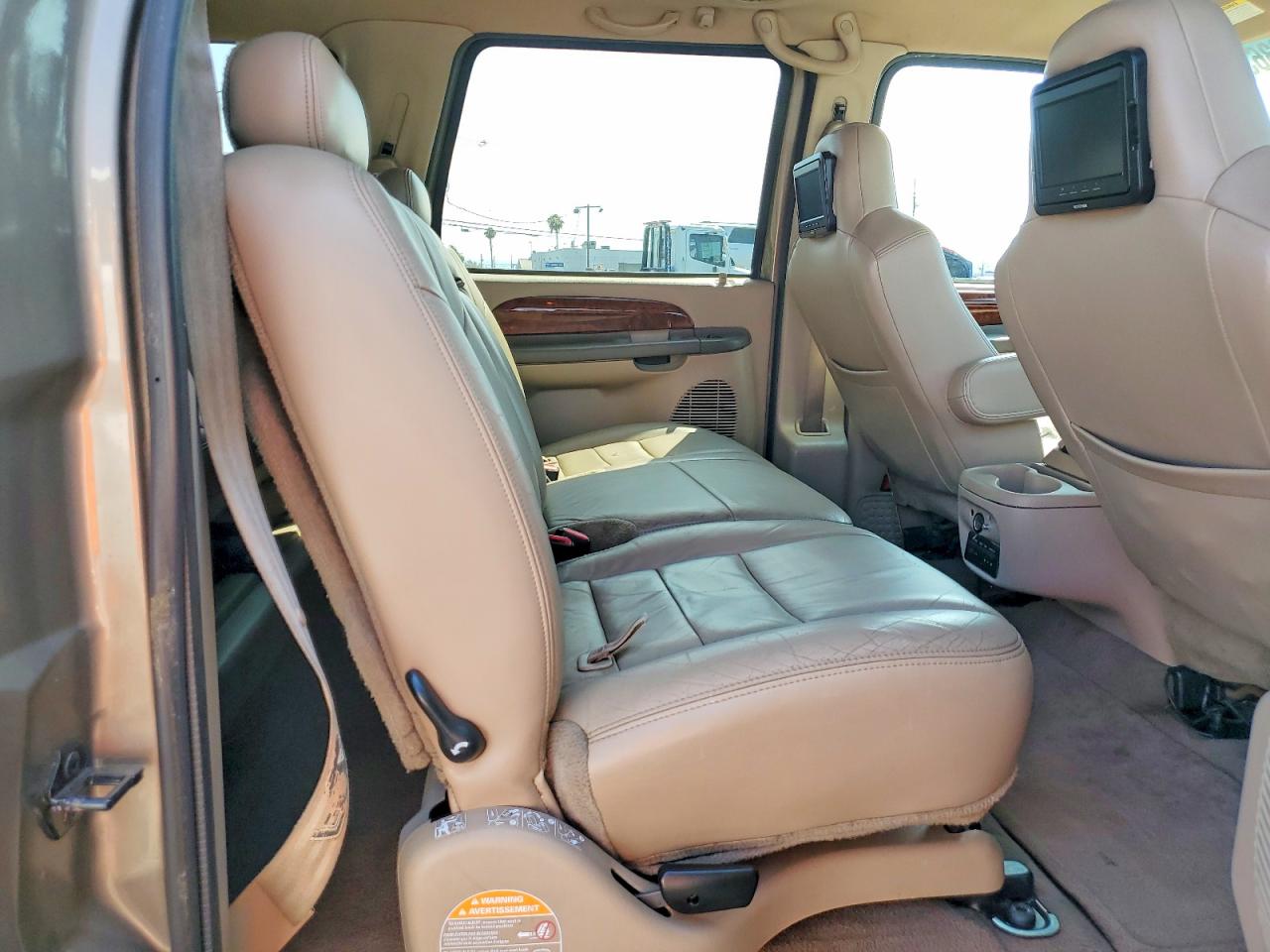 2002 Ford Excursion Limited Tan vin: 1FMSU43F02EA77747
