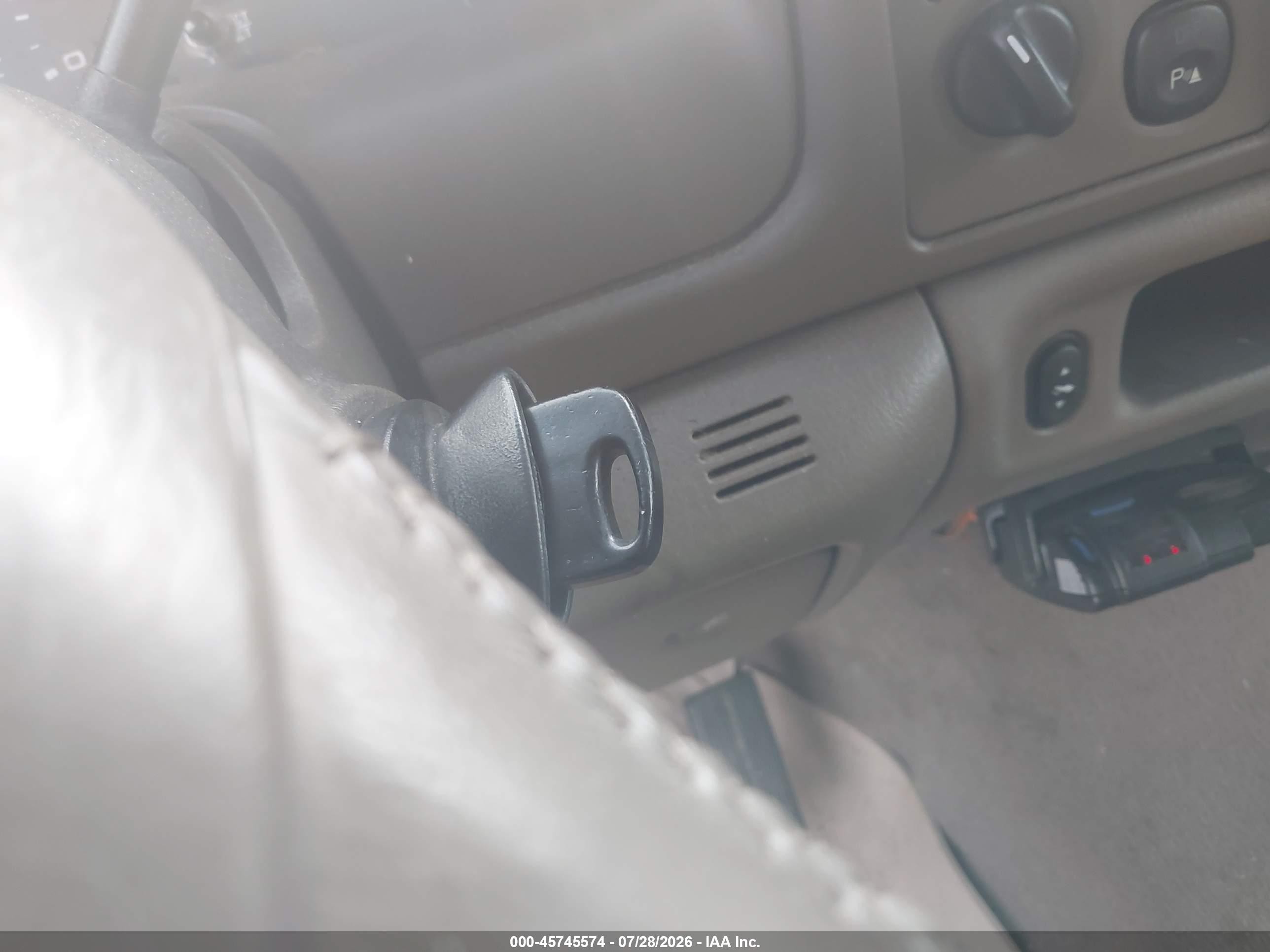 2002 Ford Excursion Limited Черный vin: 1FMSU43F32EB52599