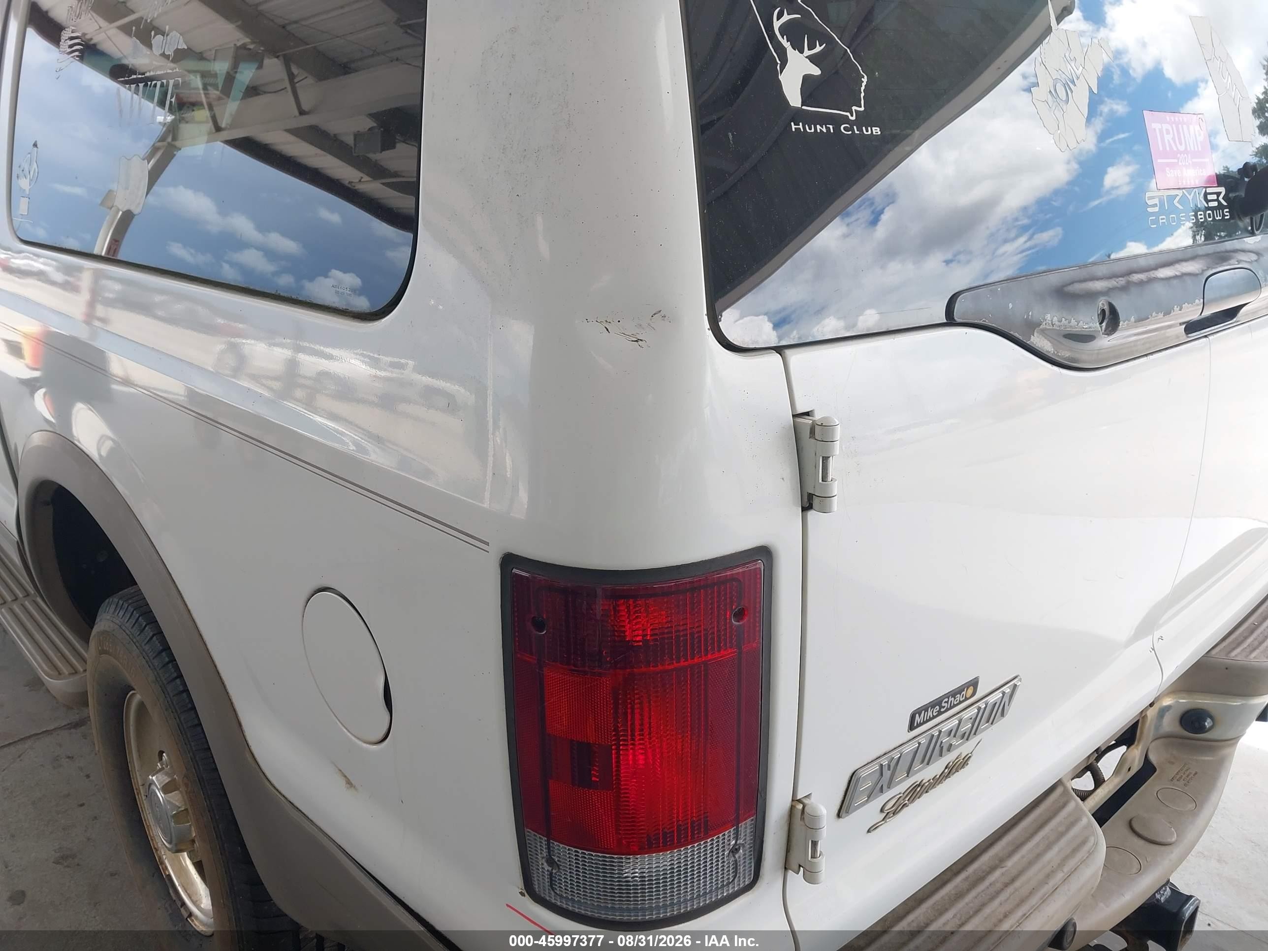 2001 Ford Excursion Limited White vin: 1FMSU43F71EB51826