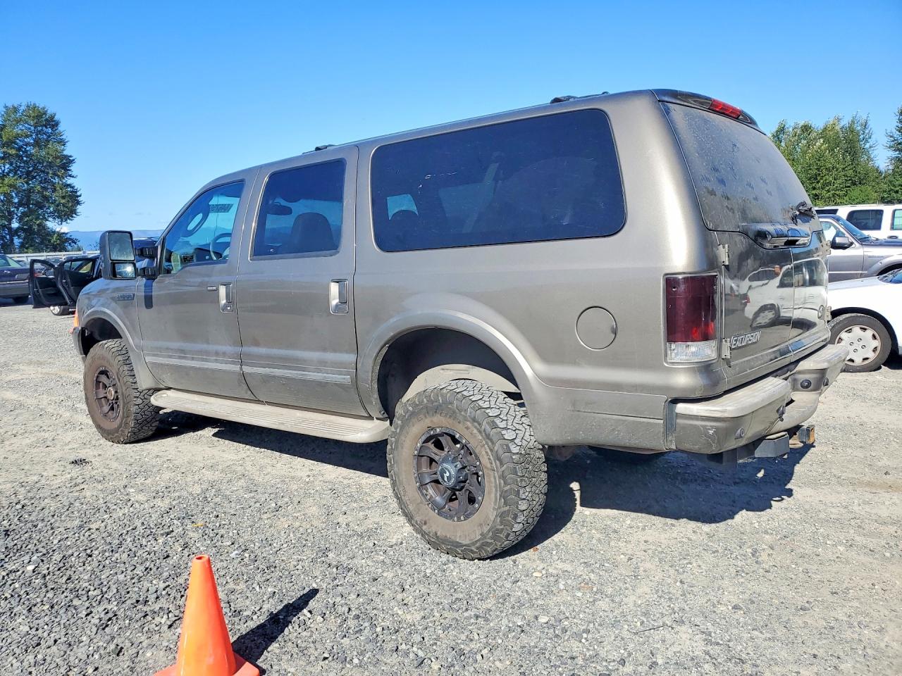 2004 Ford Excursion Limited Gold vin: 1FMSU43P04EC19381