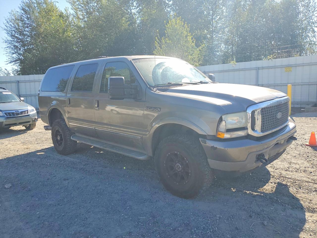 2004 Ford Excursion Limited Gold vin: 1FMSU43P04EC19381