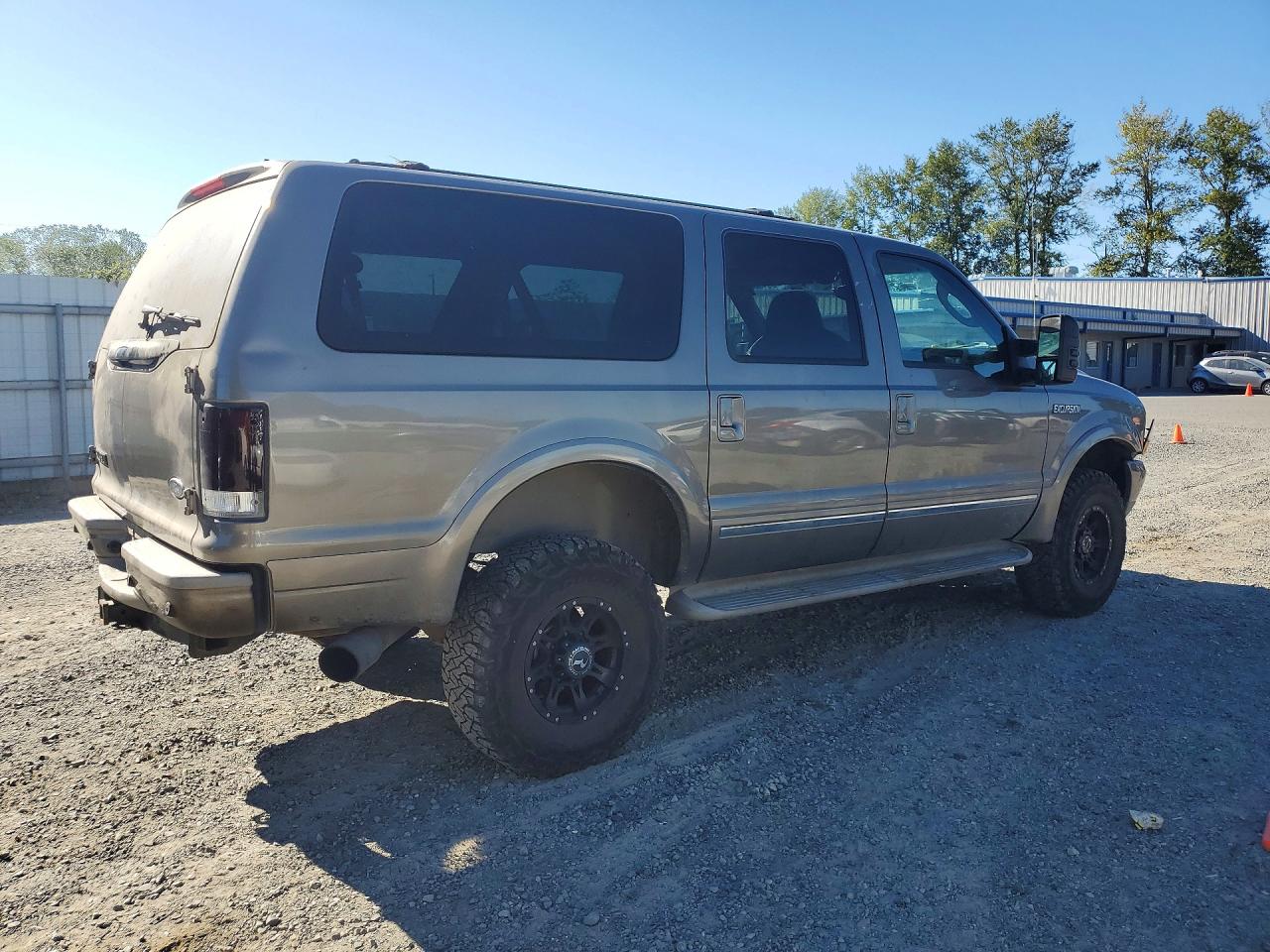 2004 Ford Excursion Limited Gold vin: 1FMSU43P04EC19381