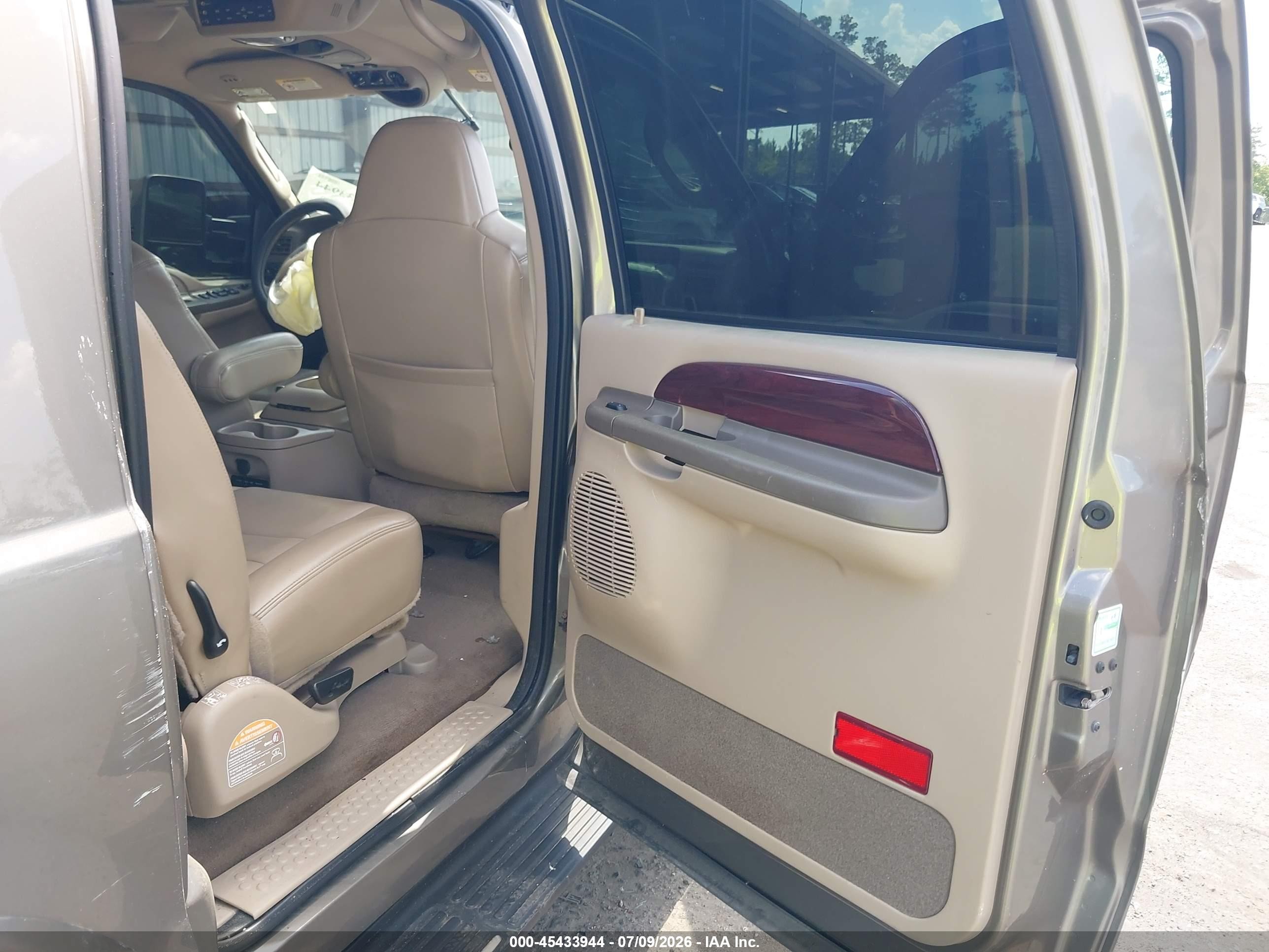 2003 Ford Excursion Limited Champagne vin: 1FMSU43P23ED32120
