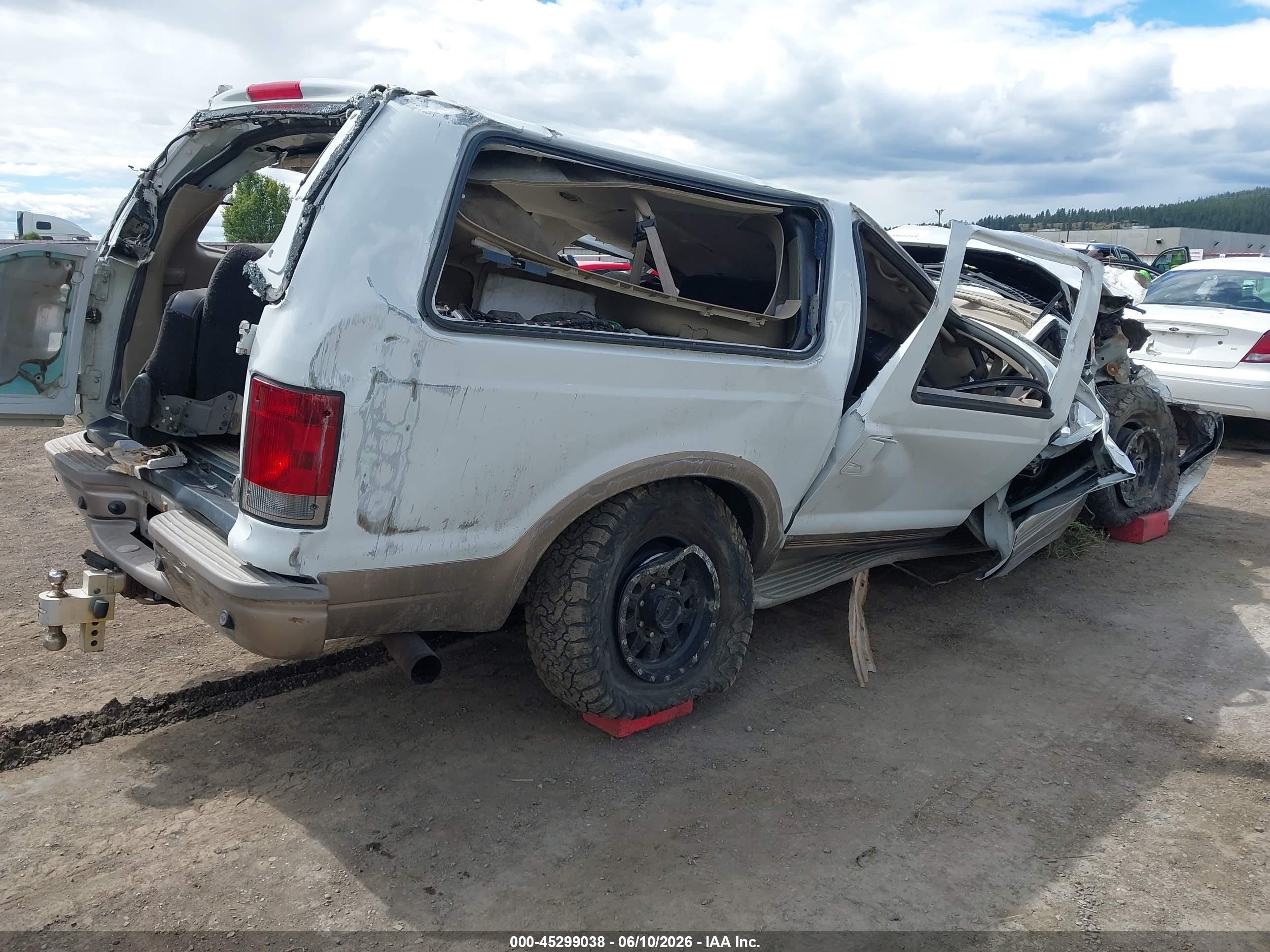 2005 Ford Excursion Eddie Bauer White vin: 1FMSU45P35EB61698