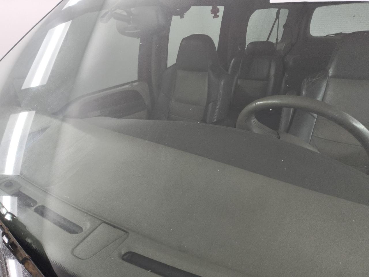 2003 Ford Excursion Eddie Bauer Brown vin: 1FMSU45P93EC17687 Damage: Windshield, Pitted, Acceptable