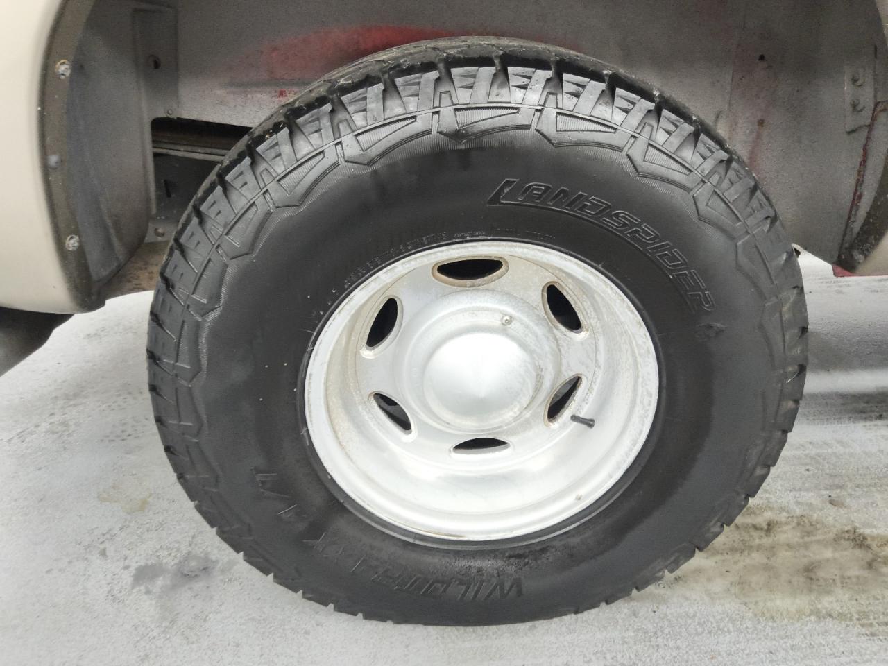 2003 Ford Excursion Eddie Bauer Brown vin: 1FMSU45P93EC17687 Damage: Right Rear Wheel, Aftermarket, Acceptable