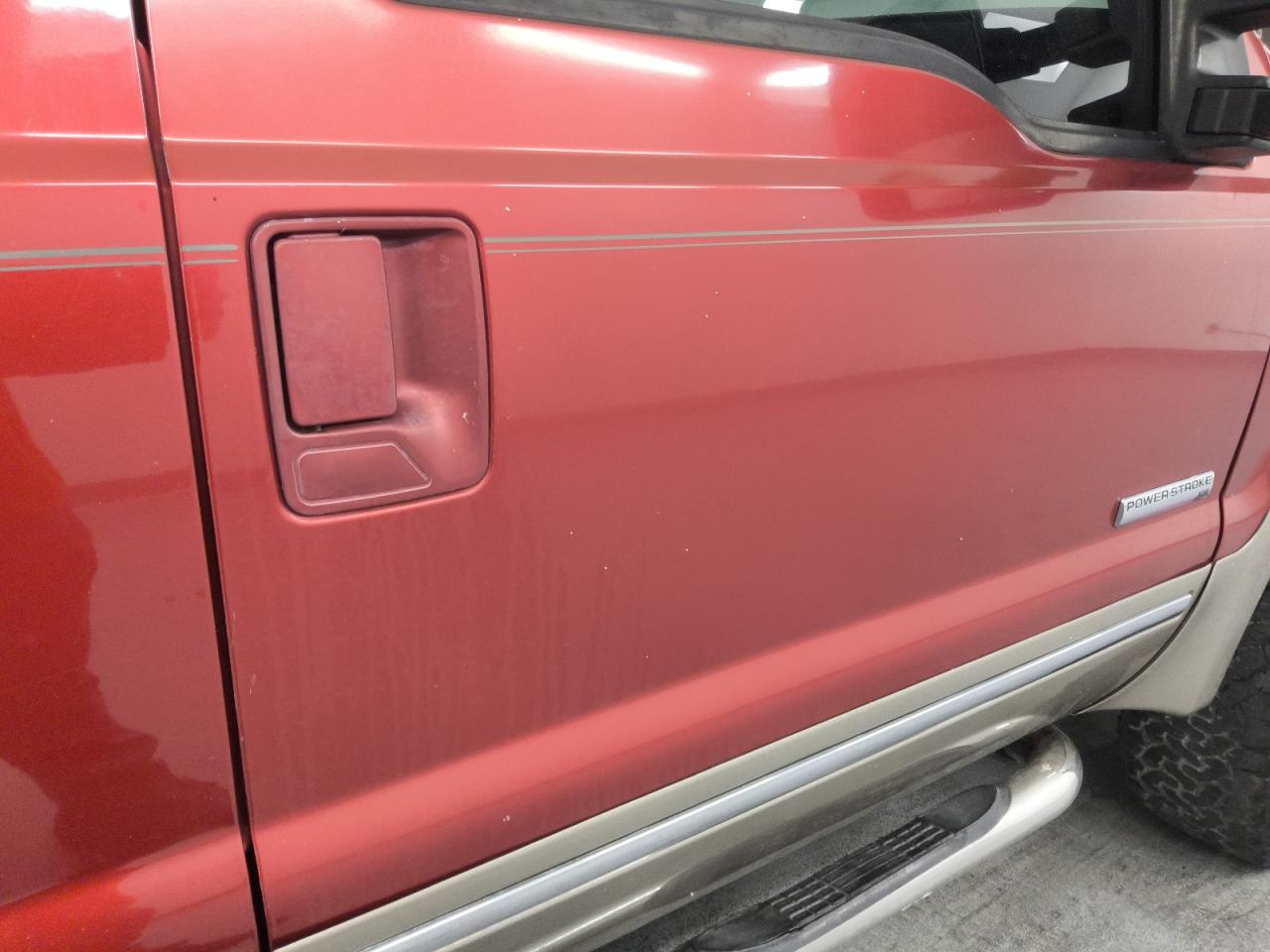 2003 Ford Excursion Eddie Bauer Brown vin: 1FMSU45P93EC17687 Damage: Right Front Door, Chipped, 10 Or More