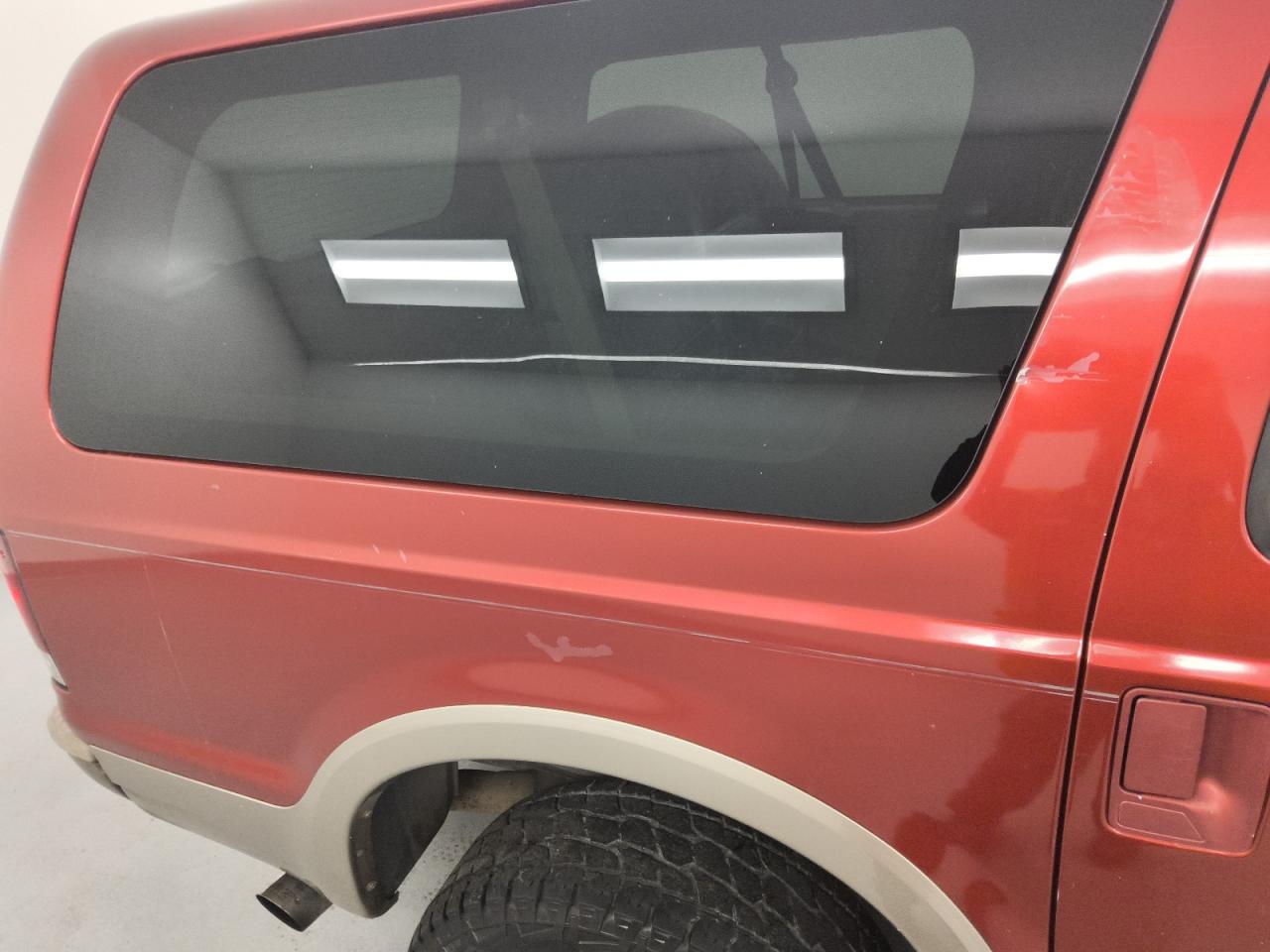 2003 Ford Excursion Eddie Bauer Brown vin: 1FMSU45P93EC17687 Damage: Right Qtr Panel, Dent(S) W/ Paint Dmg, 2 To 3 Inches