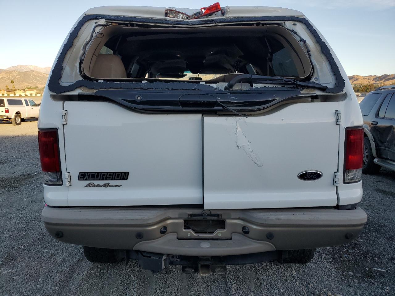 2004 Ford Excursion Eddie Bauer White vin: 1FMSU45PX4EB83535