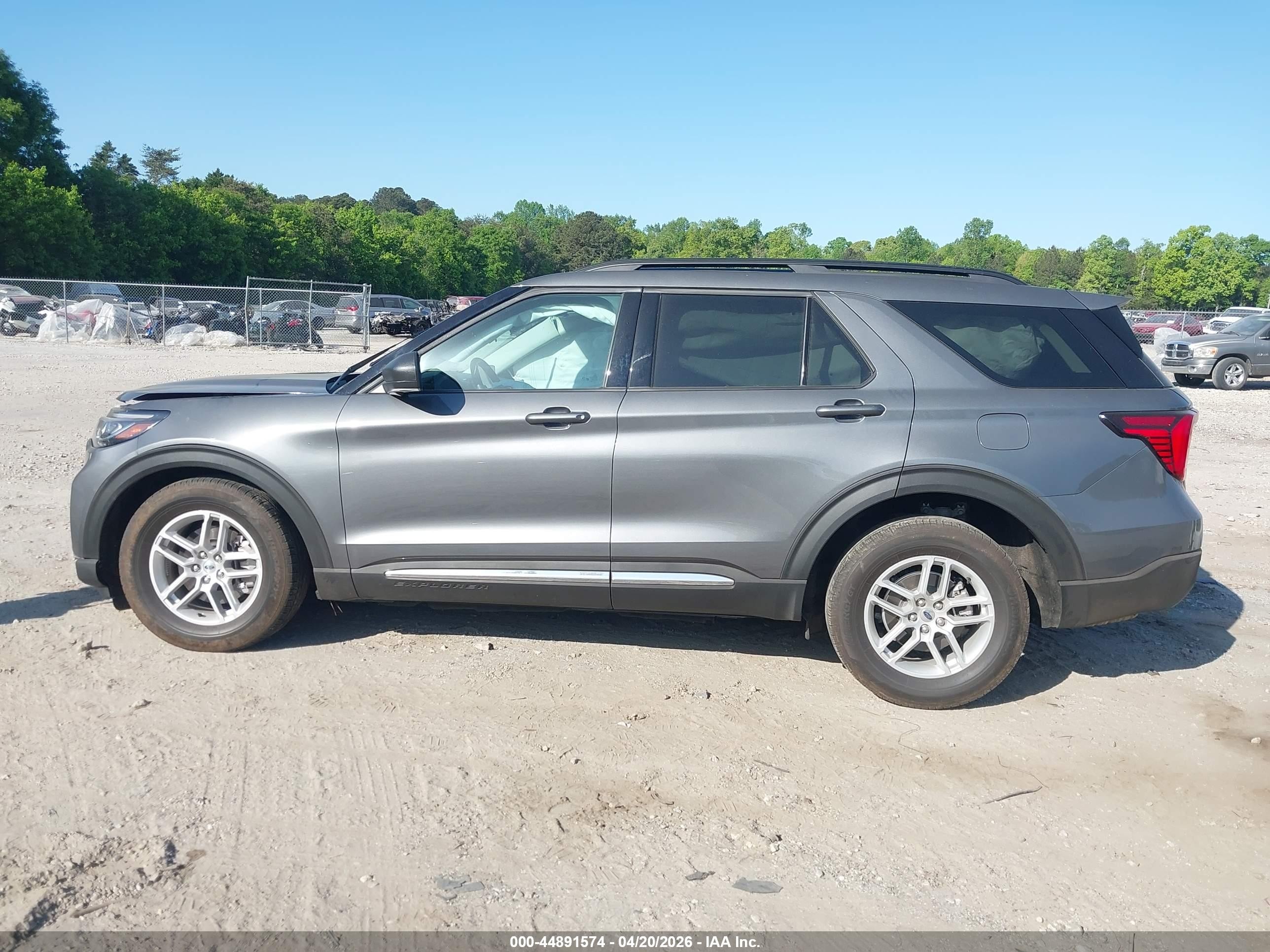 2025 Ford Explorer Active Серый vin: 1FMUK7DH2SGA19319