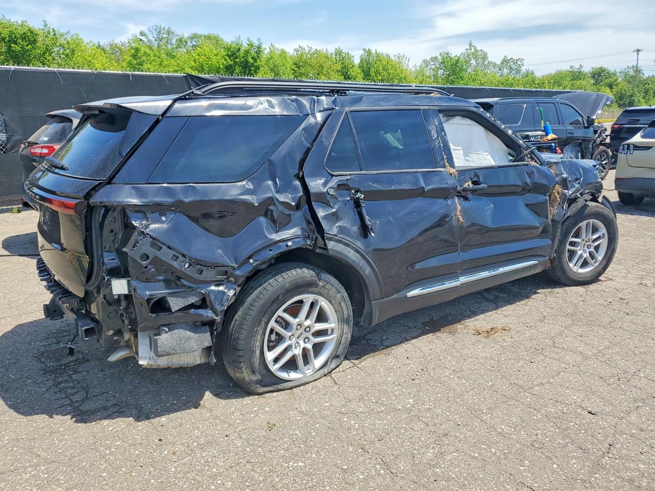 2025 Ford Explorer Active Black vin: 1FMUK7DH3SGA00181