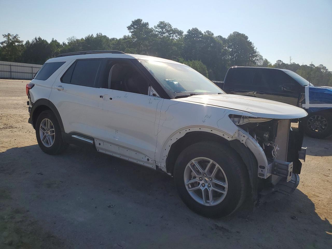 2025 Ford Explorer Active Белый vin: 1FMUK7DH7SGC01727