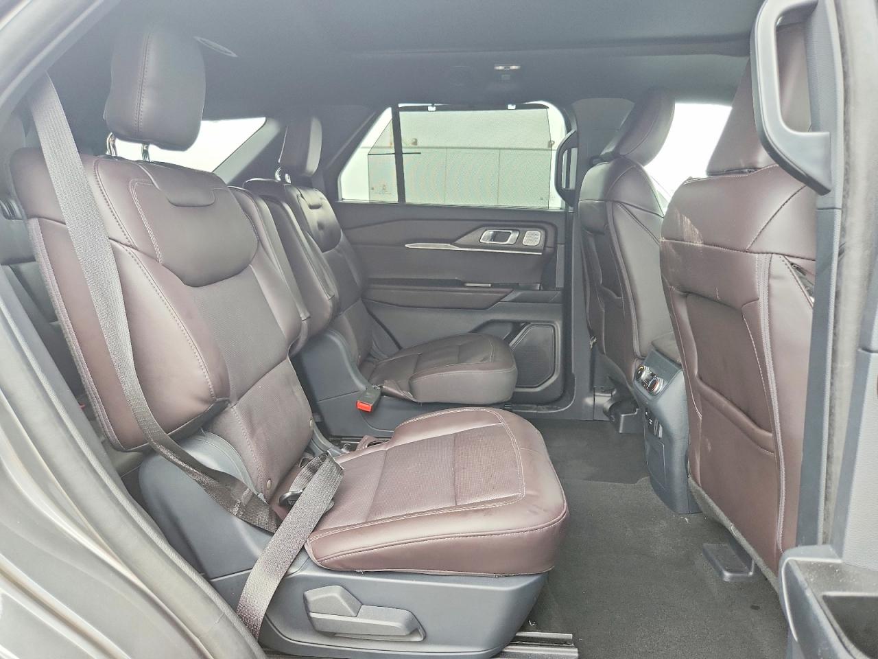 2025 Ford Explorer Platinum Gray vin: 1FMUK7HH8SGA26317
