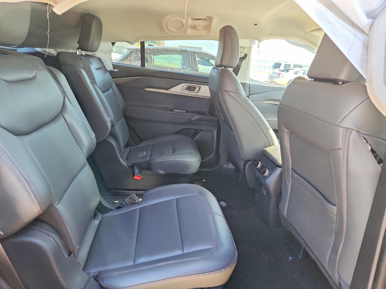 2025 Ford Explorer Active Blue vin: 1FMUK8DH1SGC91947