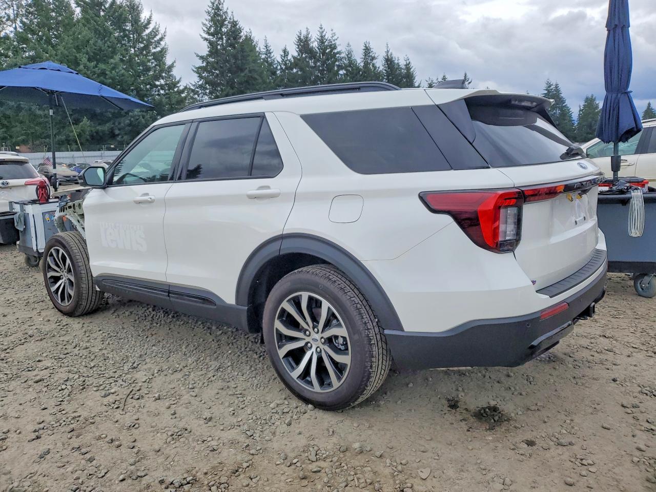 2025 Ford Explorer St-line White vin: 1FMUK8KH5SGC53740