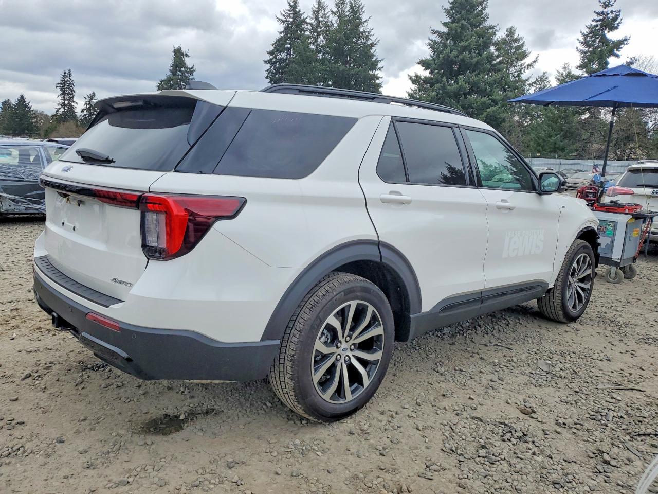 2025 Ford Explorer St-line White vin: 1FMUK8KH5SGC53740