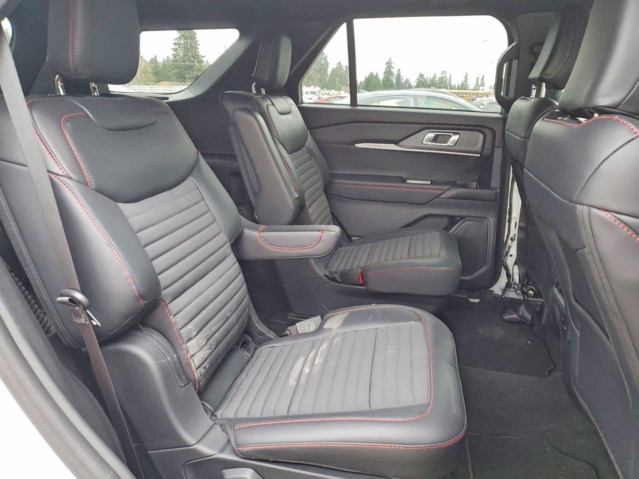 2025 Ford Explorer St-line White vin: 1FMUK8KH5SGC53740