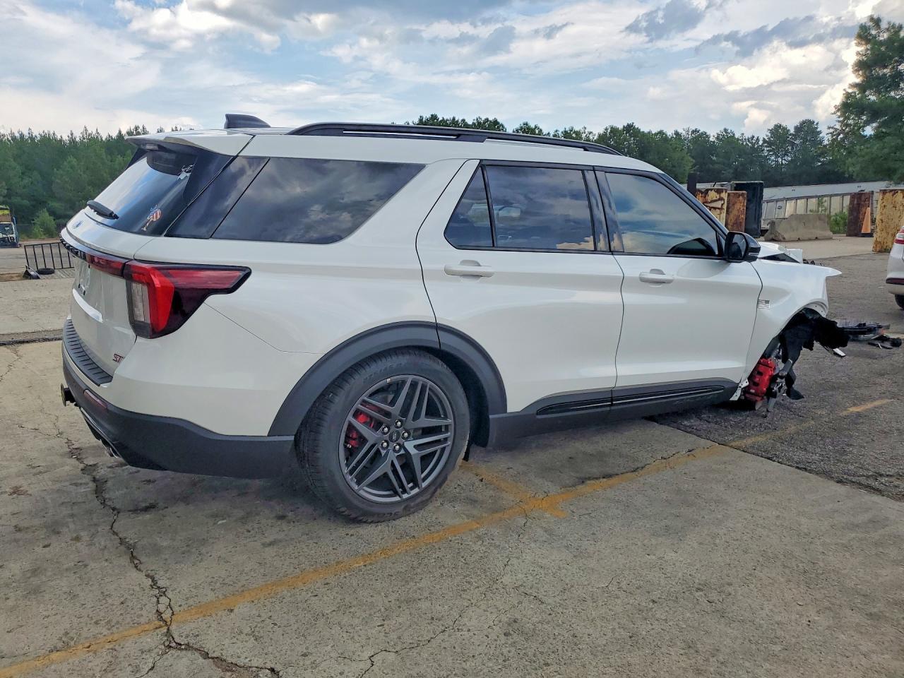 2026 Ford Explorer St White vin: 1FMWK8GC8TGA07482