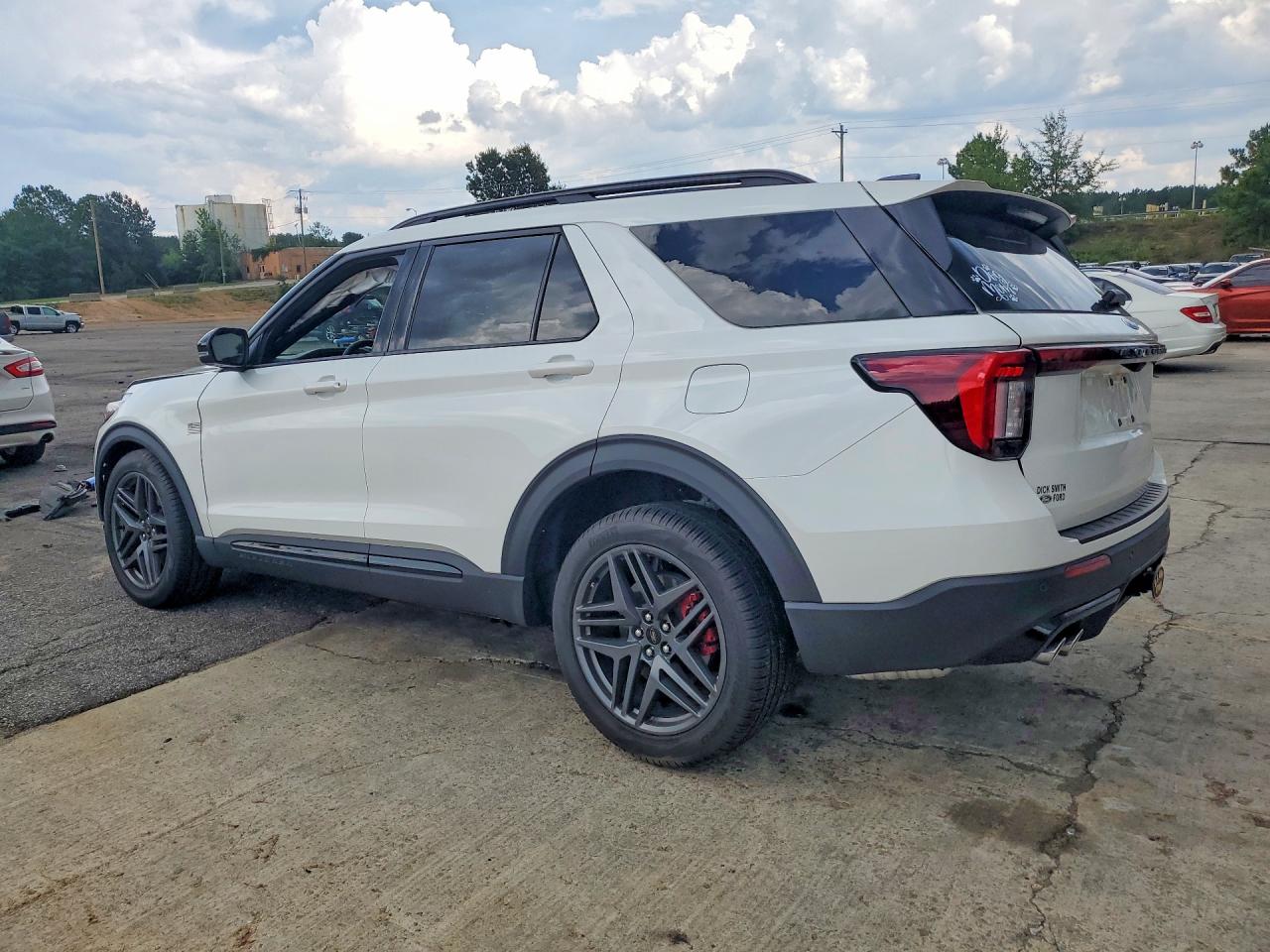 2026 Ford Explorer St White vin: 1FMWK8GC8TGA07482