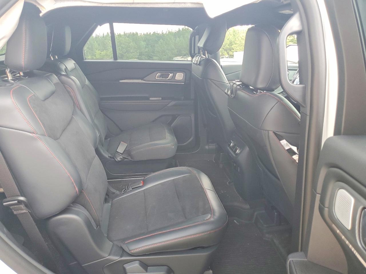 2026 Ford Explorer St White vin: 1FMWK8GC8TGA07482