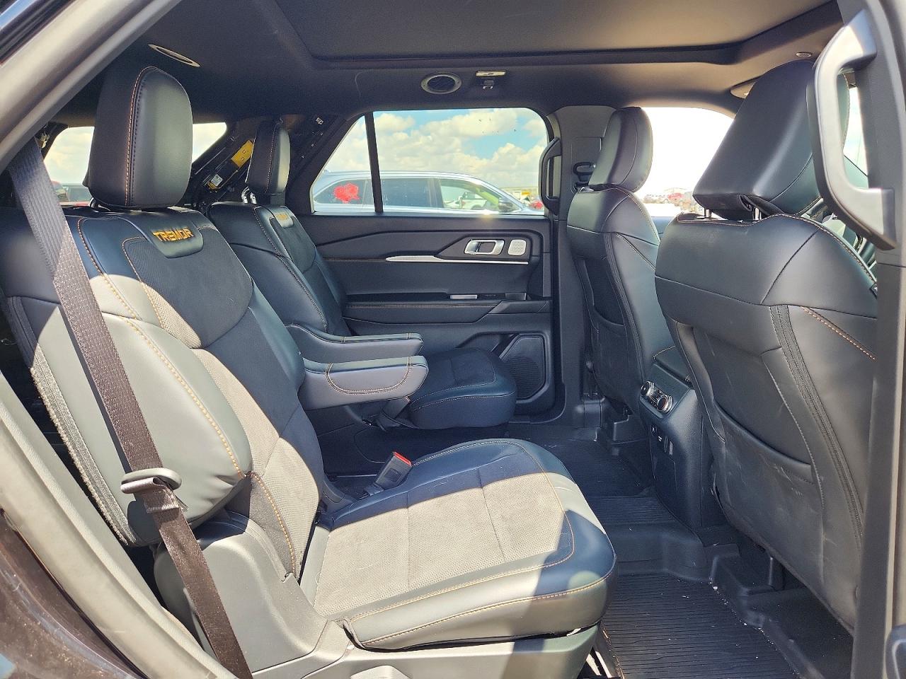 2026 Ford Explorer Tremor Black vin: 1FMWK8JC9TGA11372