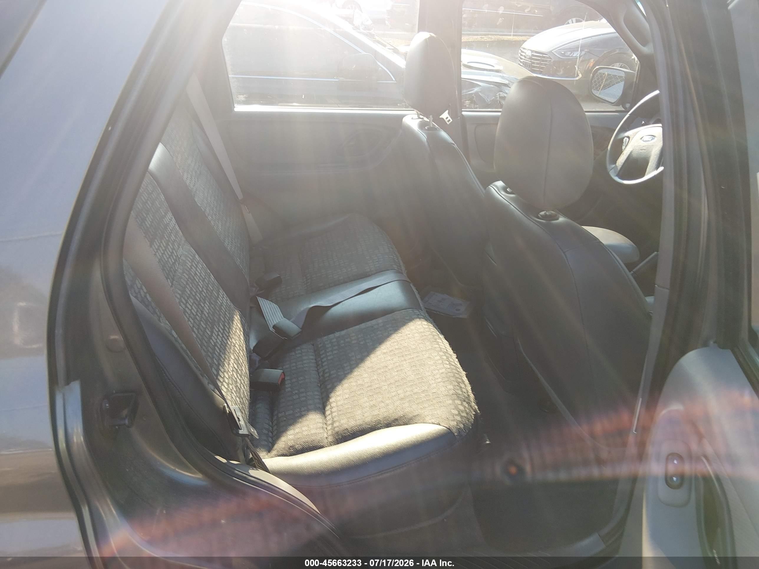 2002 Ford Escape Xls Gray vin: 1FMYU01102KC15248