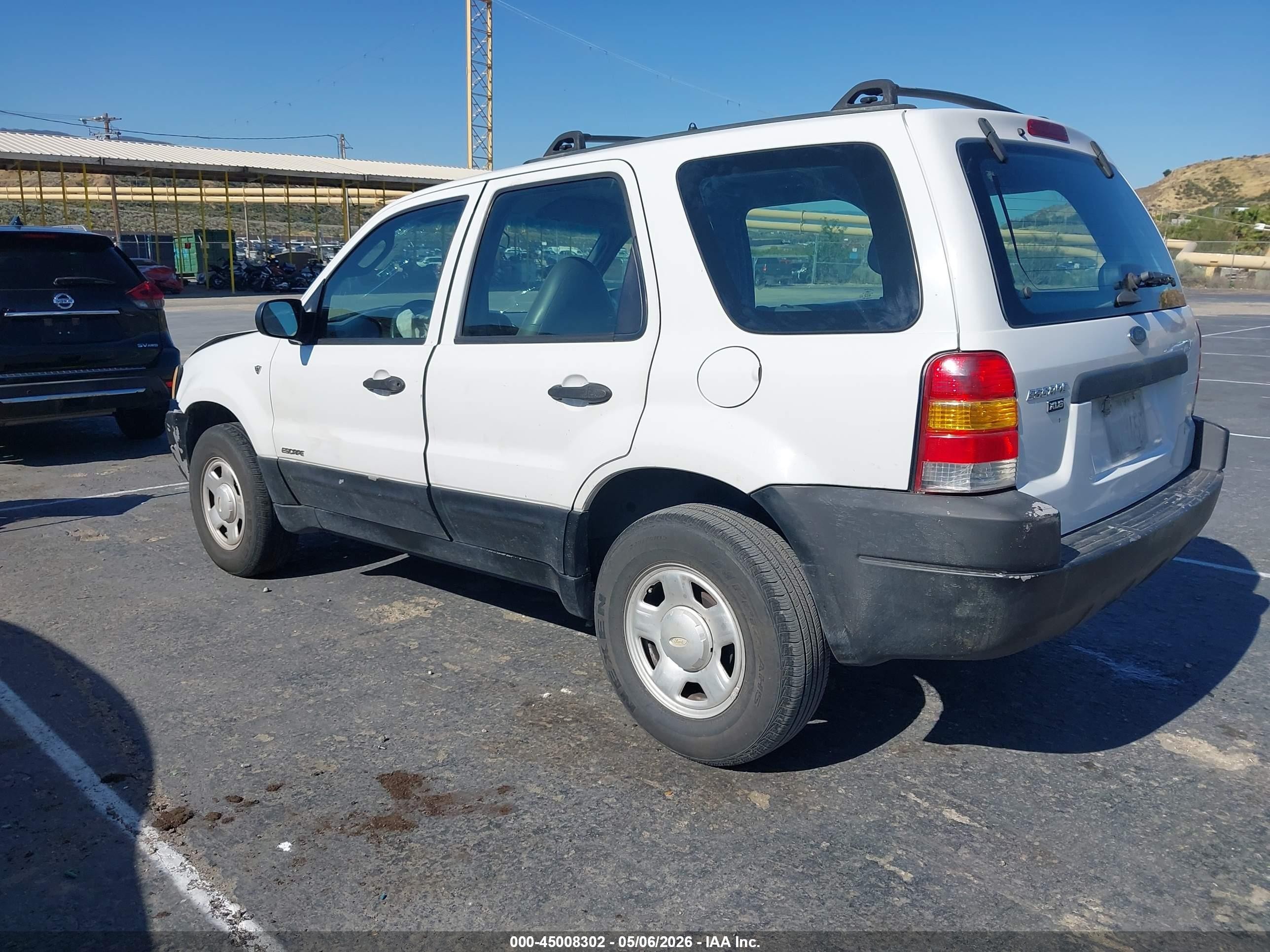 2001 Ford Escape Xls White vin: 1FMYU01131KA26057