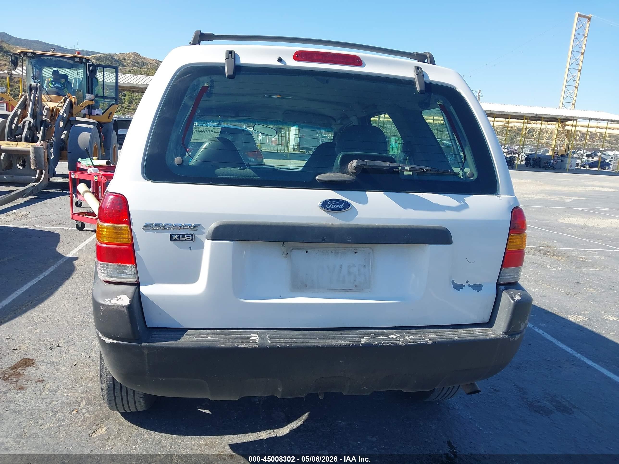 2001 Ford Escape Xls White vin: 1FMYU01131KA26057