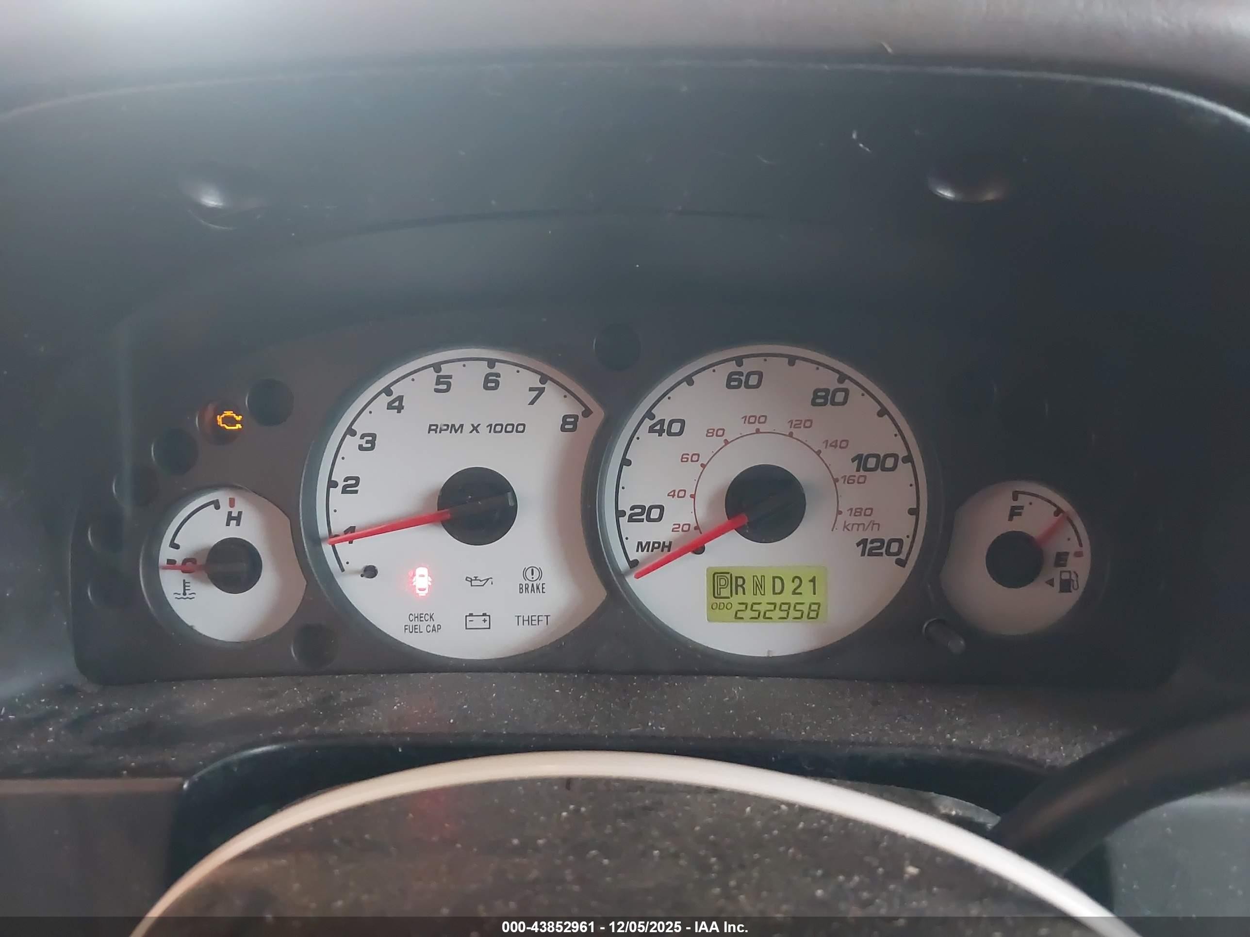 2002 Ford Escape Xls Silver vin: 1FMYU01162KC84834