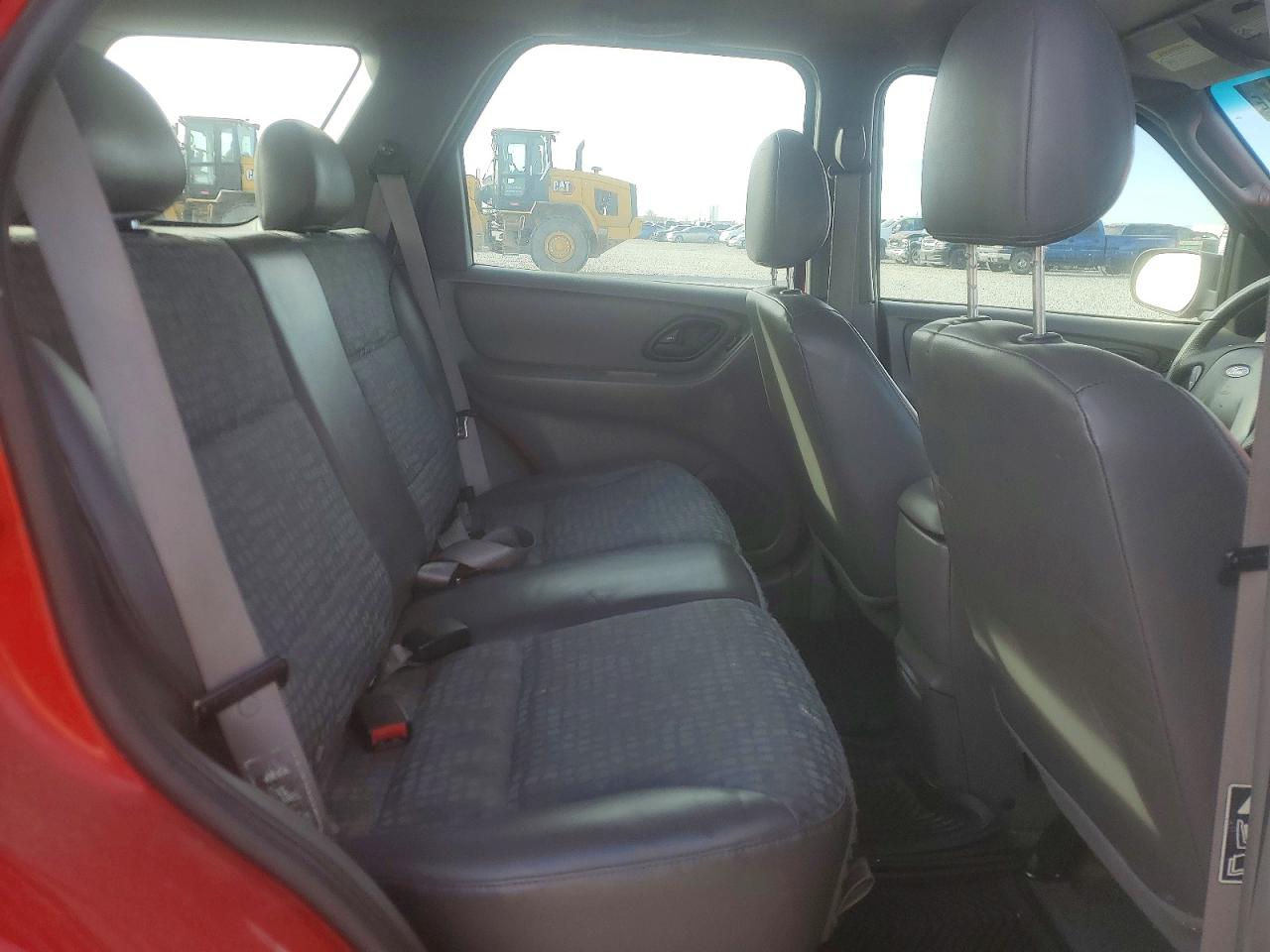 2002 Ford Escape Red vin: 1FMYU01162KD84030