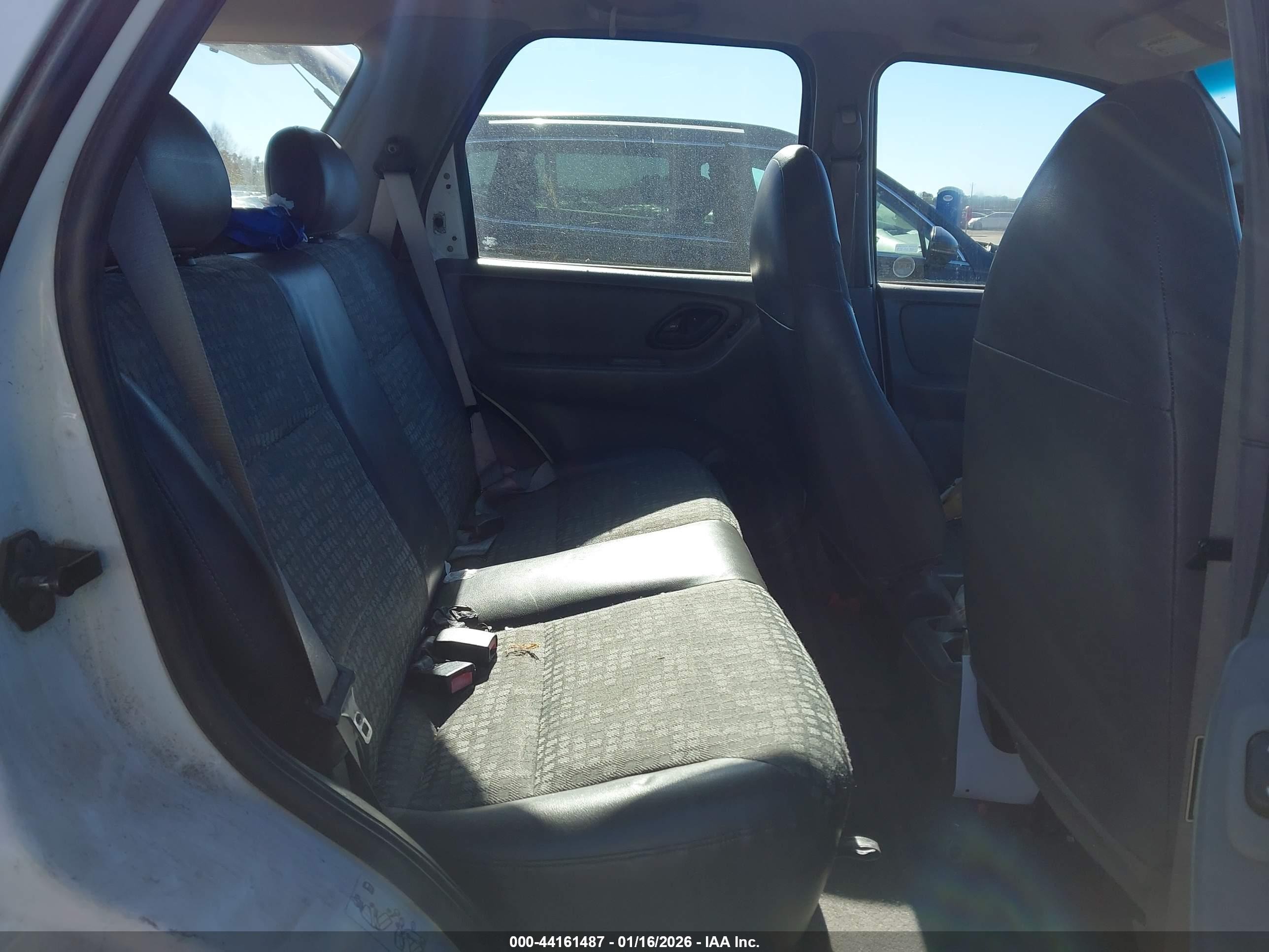 2001 Ford Escape Xls Белый vin: 1FMYU01191KD91794