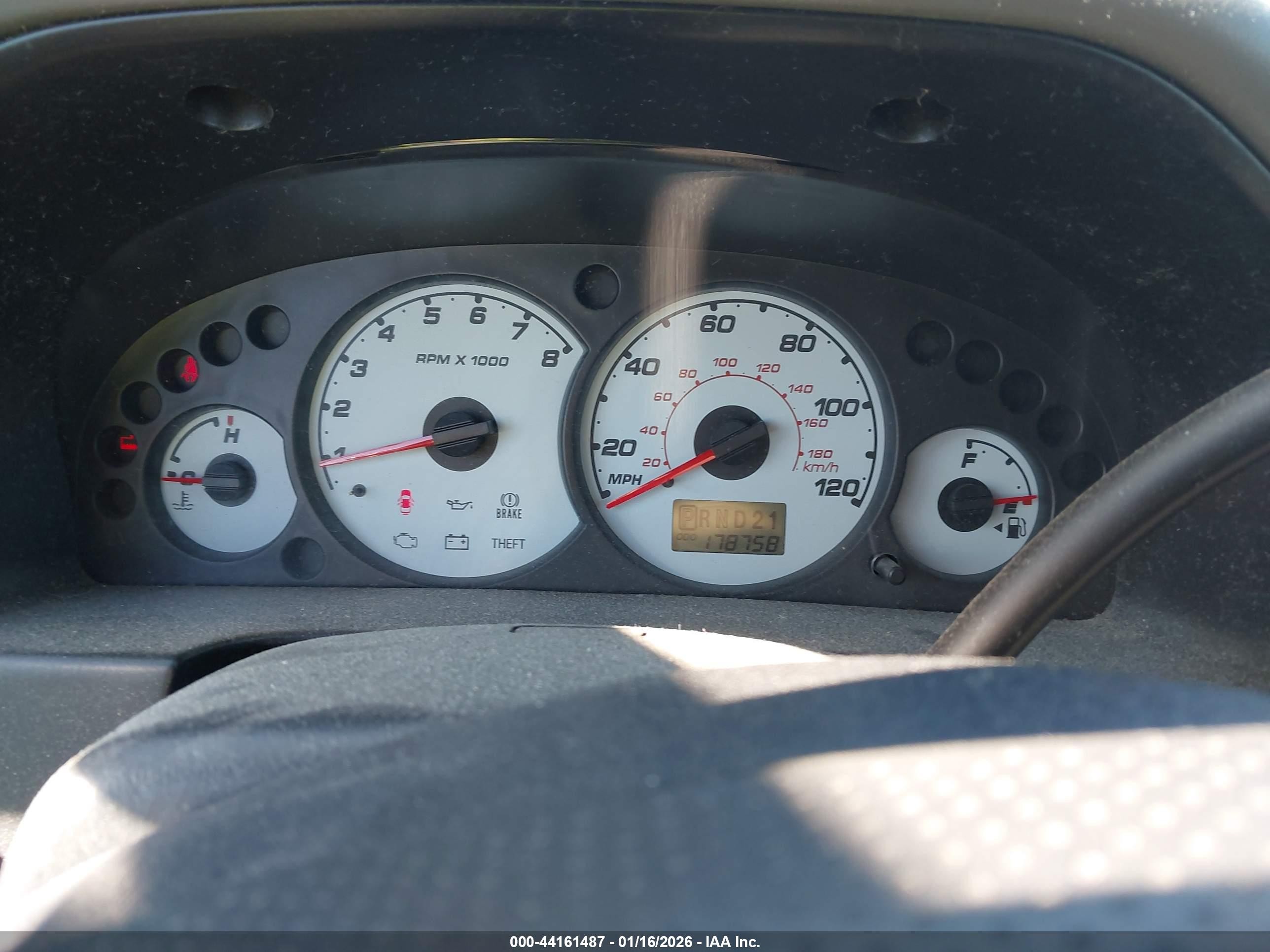2001 Ford Escape Xls Белый vin: 1FMYU01191KD91794