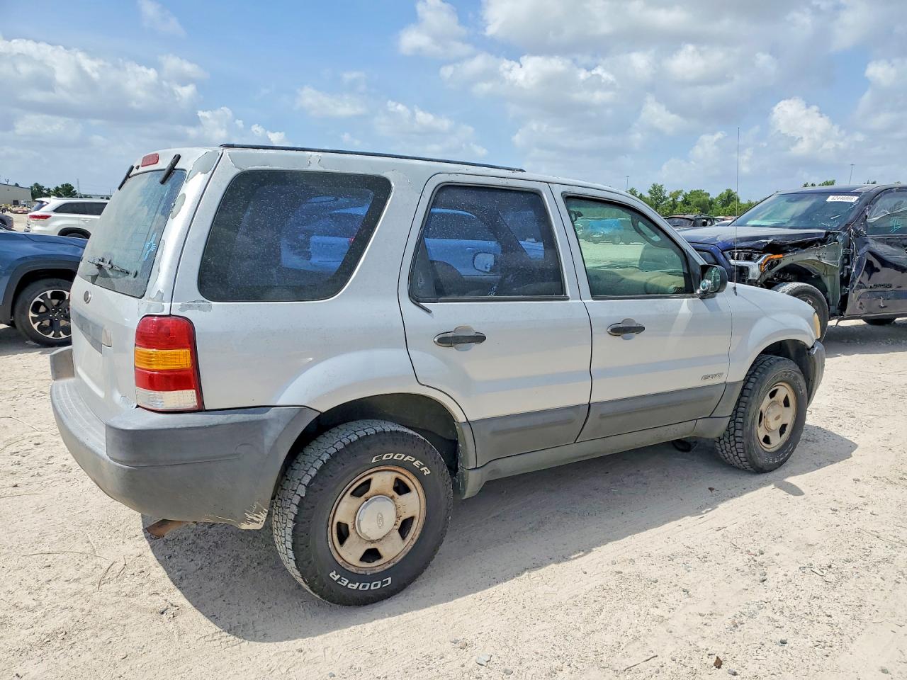 2002 Ford Escape Xls Silver vin: 1FMYU01B62KA44420