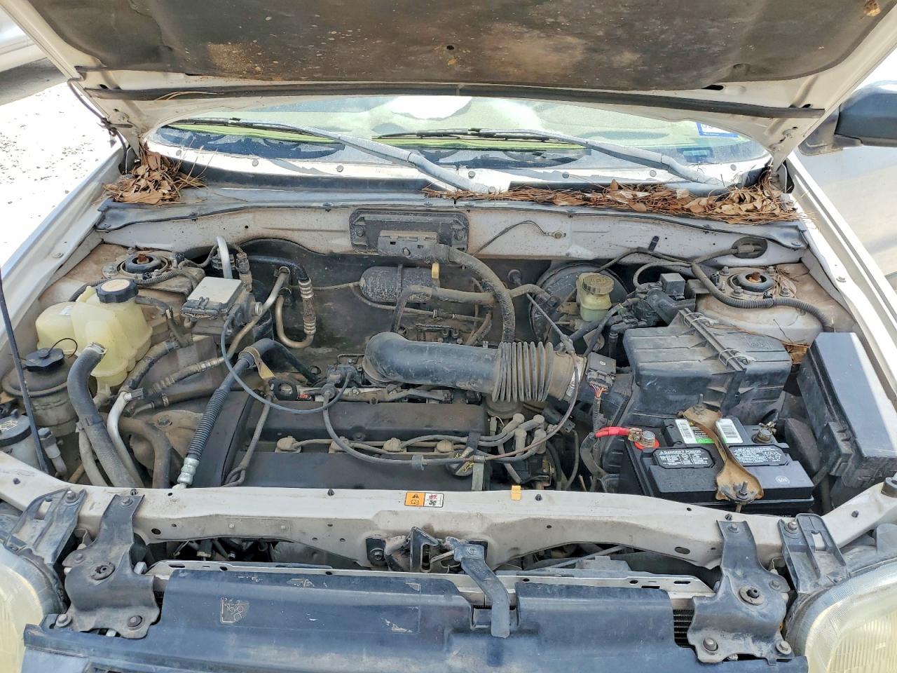 2002 Ford Escape Xls Silver vin: 1FMYU01B62KA44420