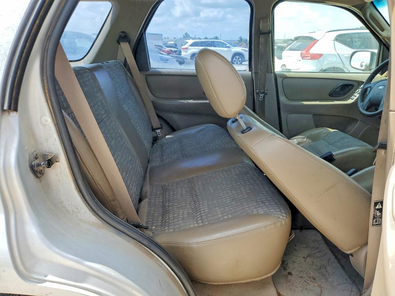 2002 Ford Escape Xls Silver vin: 1FMYU01B62KA44420