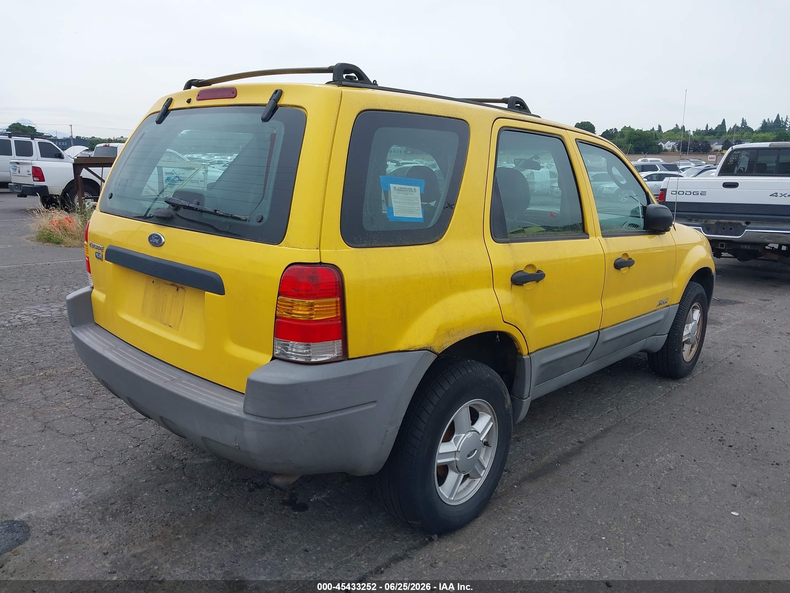 2002 Ford Escape Xls Yellow vin: 1FMYU02102KA61431