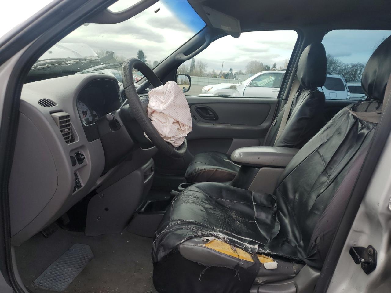 2002 Ford Escape Xls Silver vin: 1FMYU02122KC84635