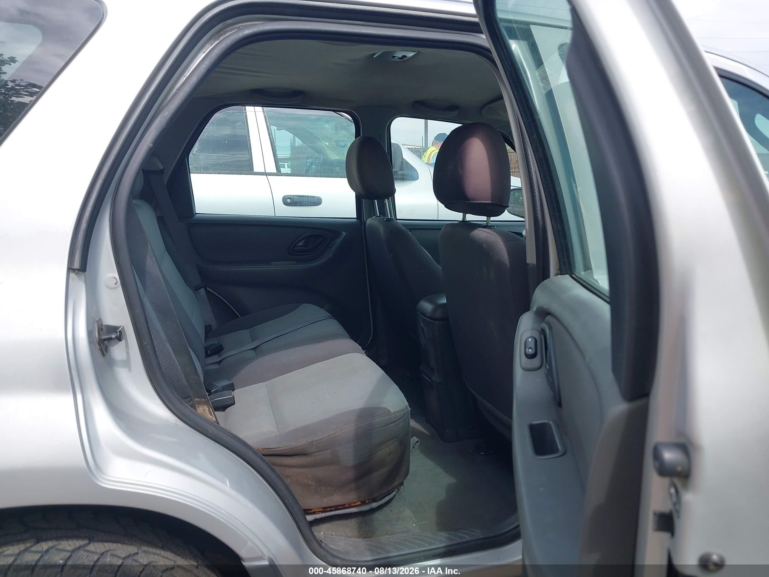 2004 Ford Escape Xls Gray vin: 1FMYU02124KA38834