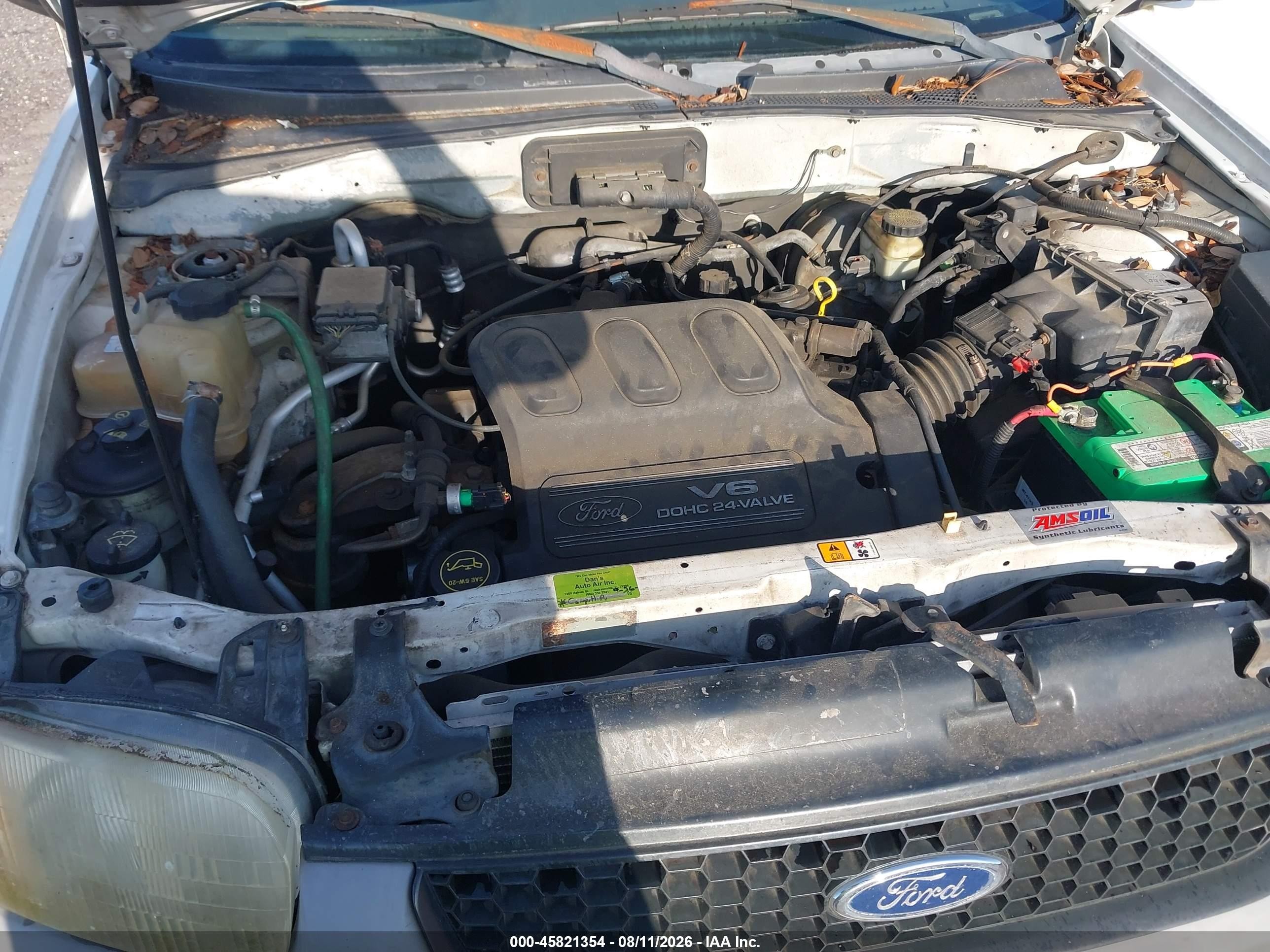 2001 Ford Escape Xls White vin: 1FMYU02141KA95158