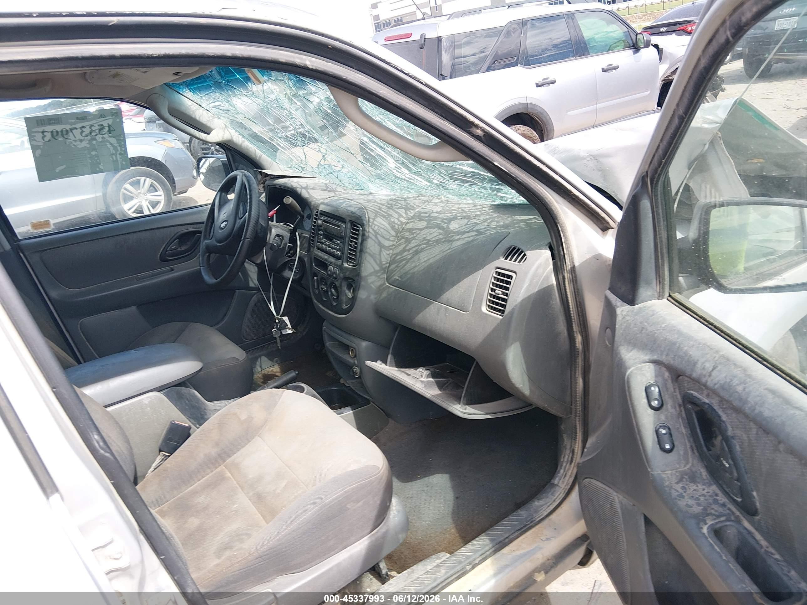 2003 Ford Escape Xls Silver vin: 1FMYU02143KA40745