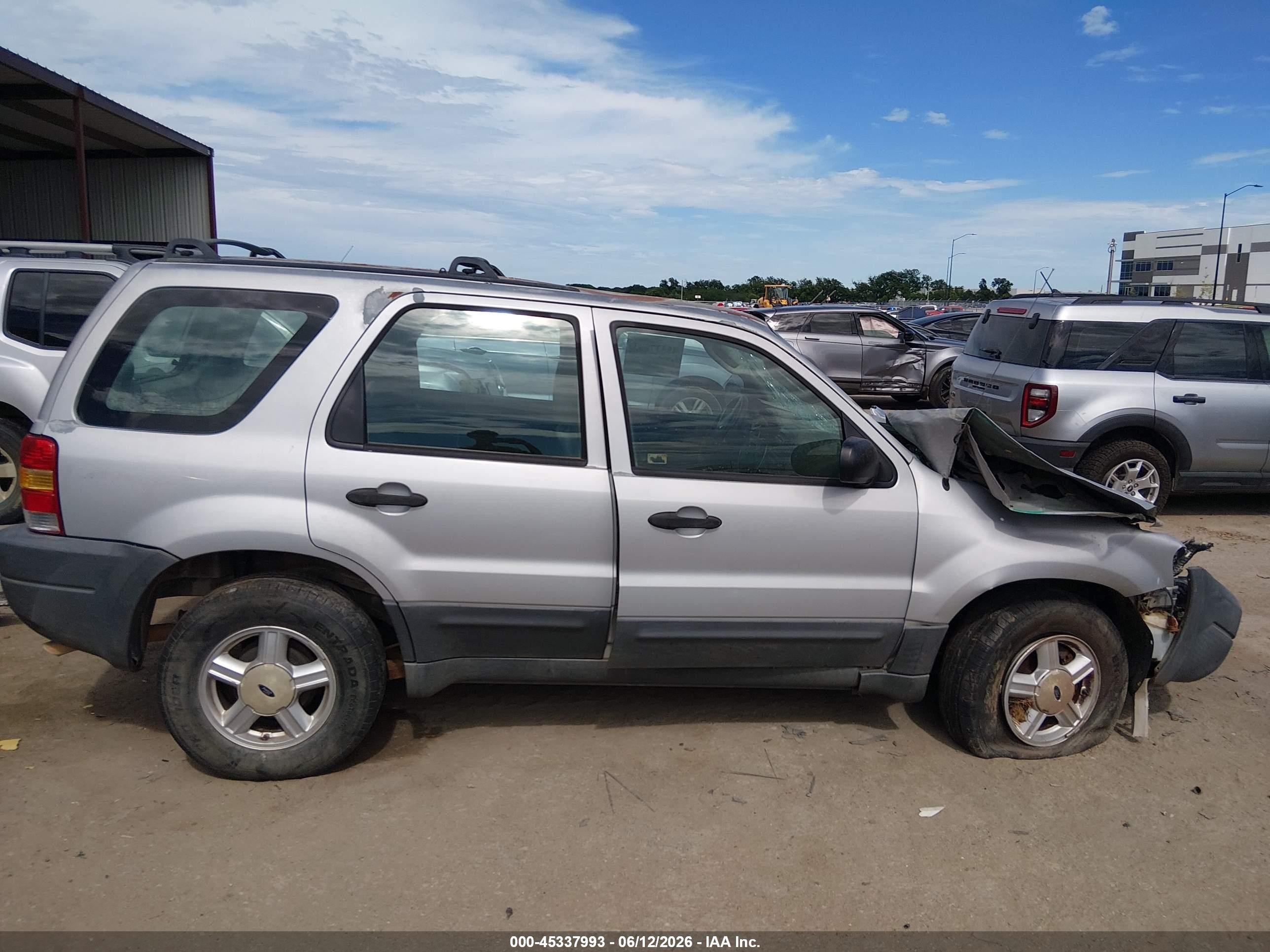 2003 Ford Escape Xls Silver vin: 1FMYU02143KA40745