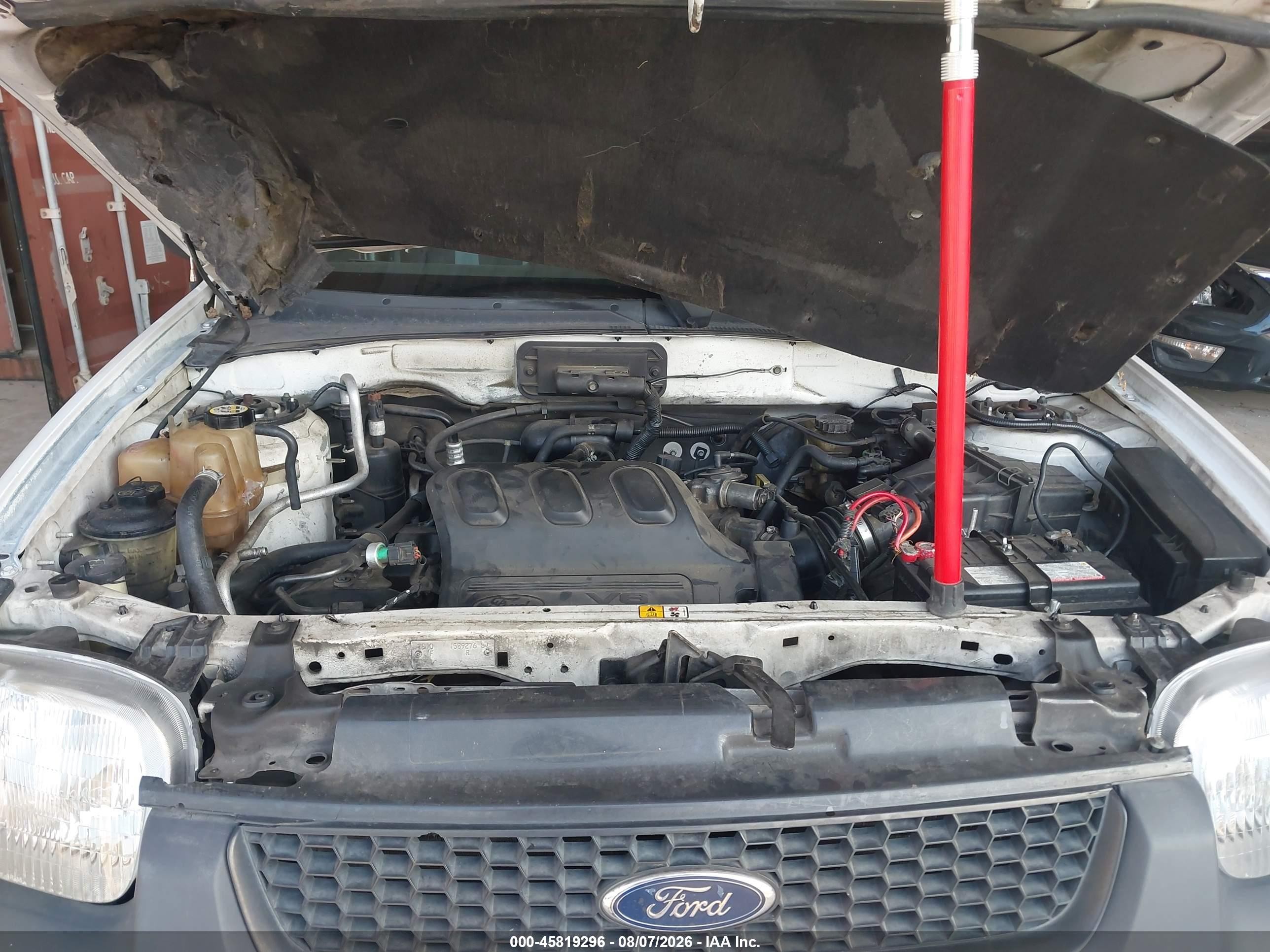 2004 Ford Escape Xls White vin: 1FMYU02144KA33781