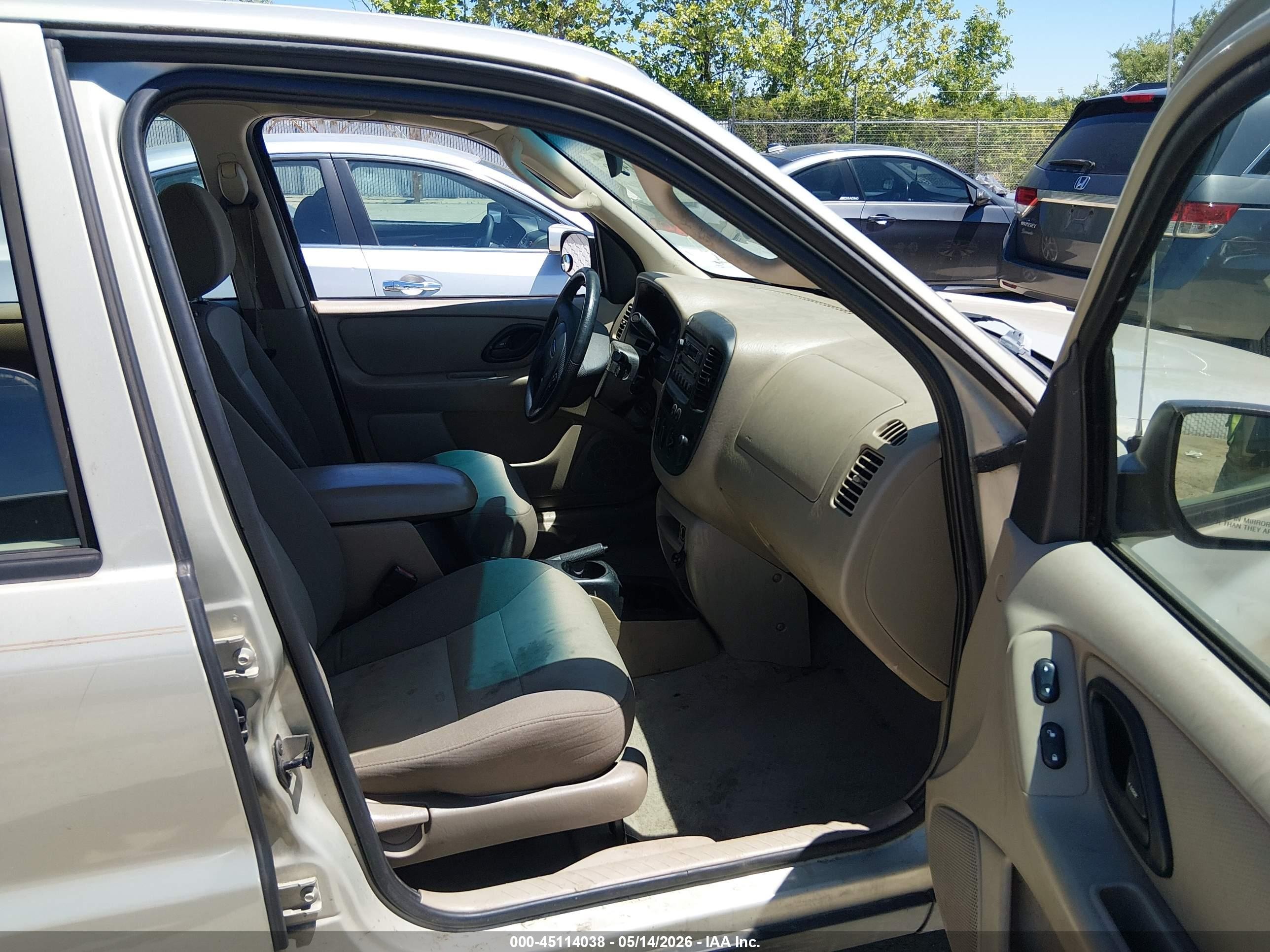 2004 Ford Escape Xls Gray vin: 1FMYU02154KB22615