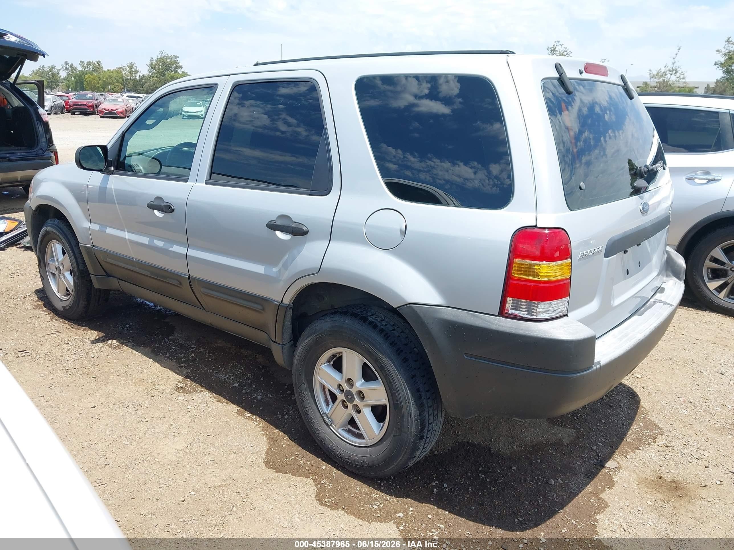 2003 Ford Escape Xls Silver vin: 1FMYU021X3KD19598