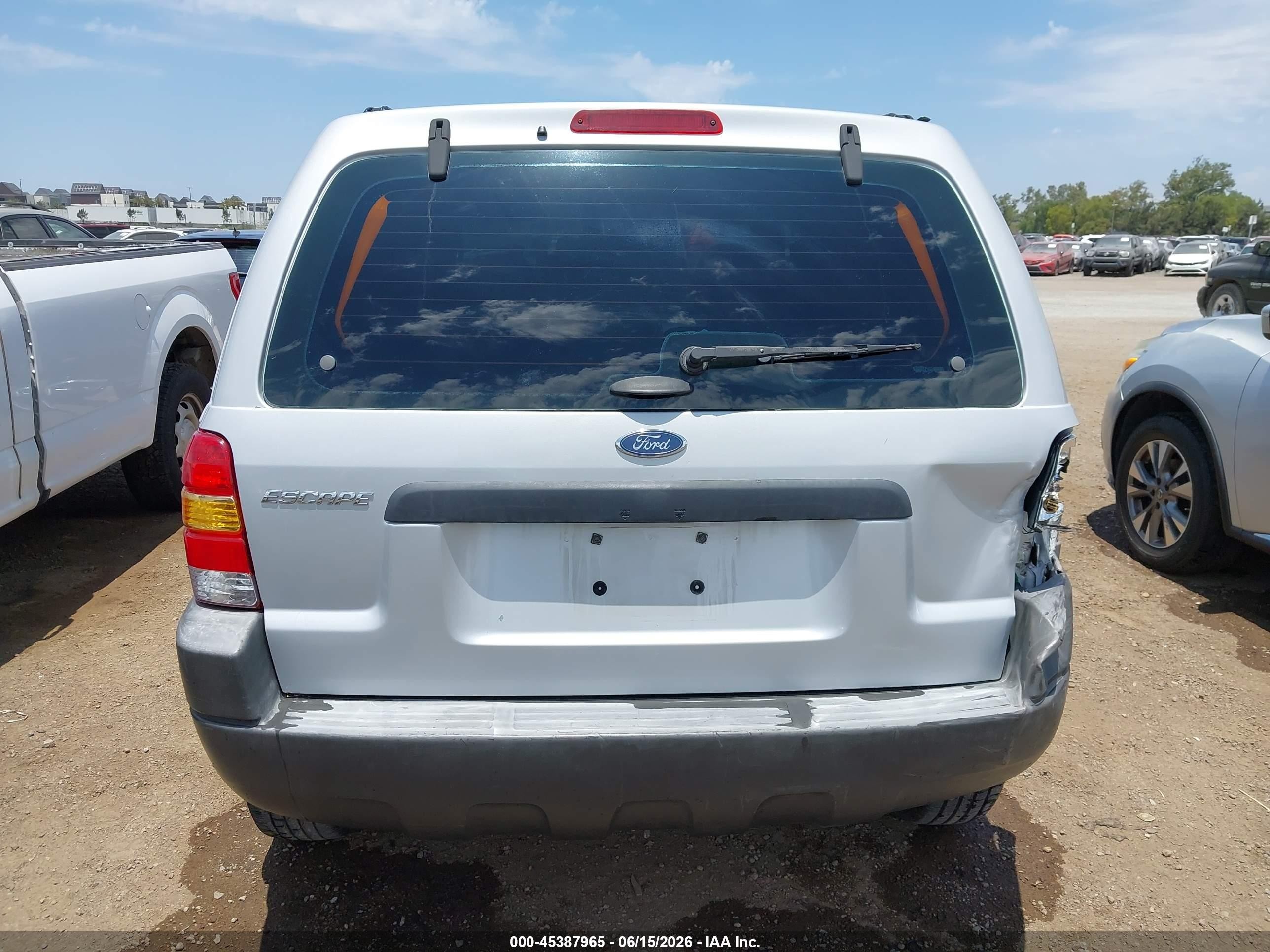 2003 Ford Escape Xls Silver vin: 1FMYU021X3KD19598