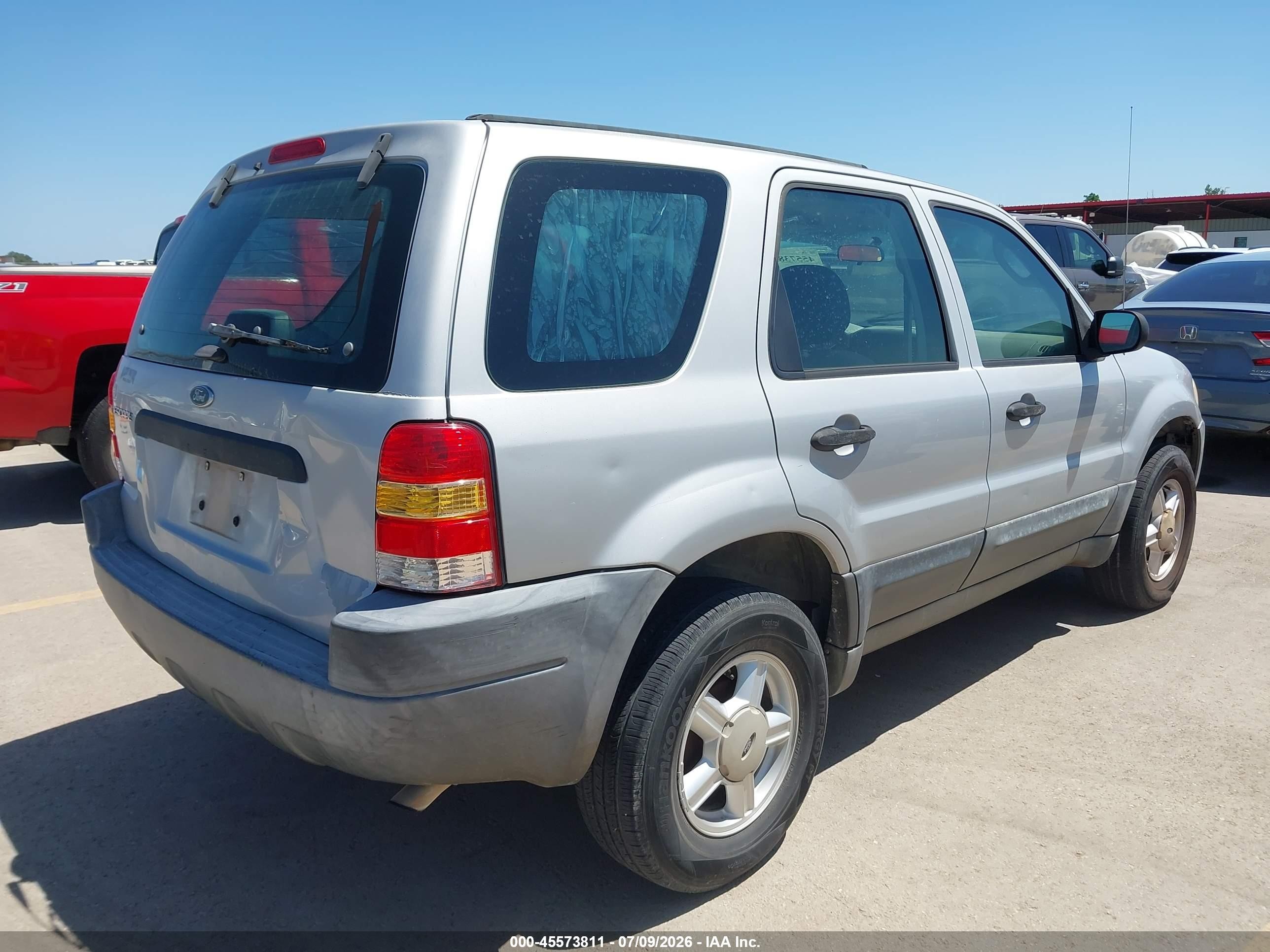 2003 Ford Escape Xls Серебряный vin: 1FMYU021X3KD40239