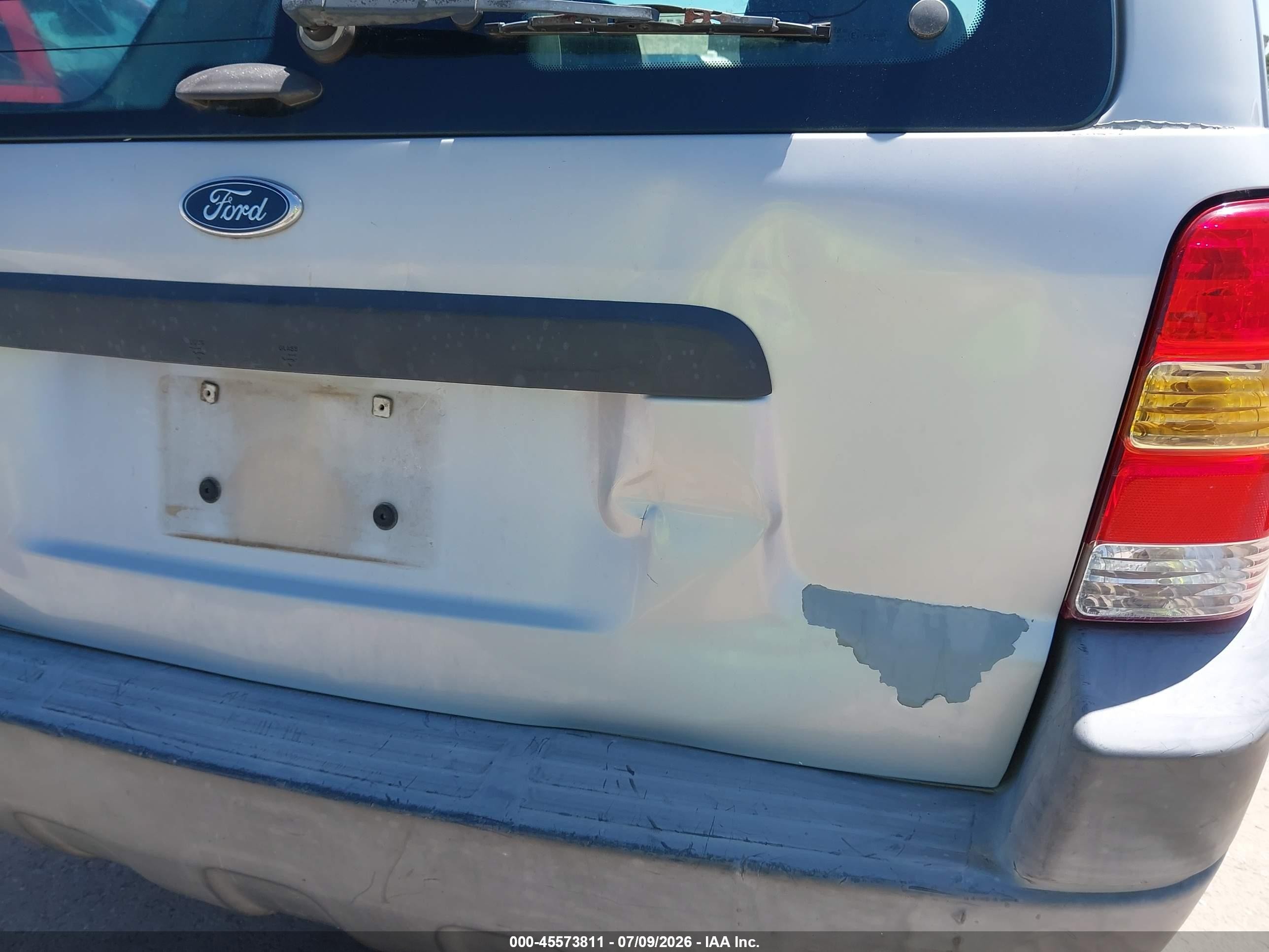 2003 Ford Escape Xls Серебряный vin: 1FMYU021X3KD40239