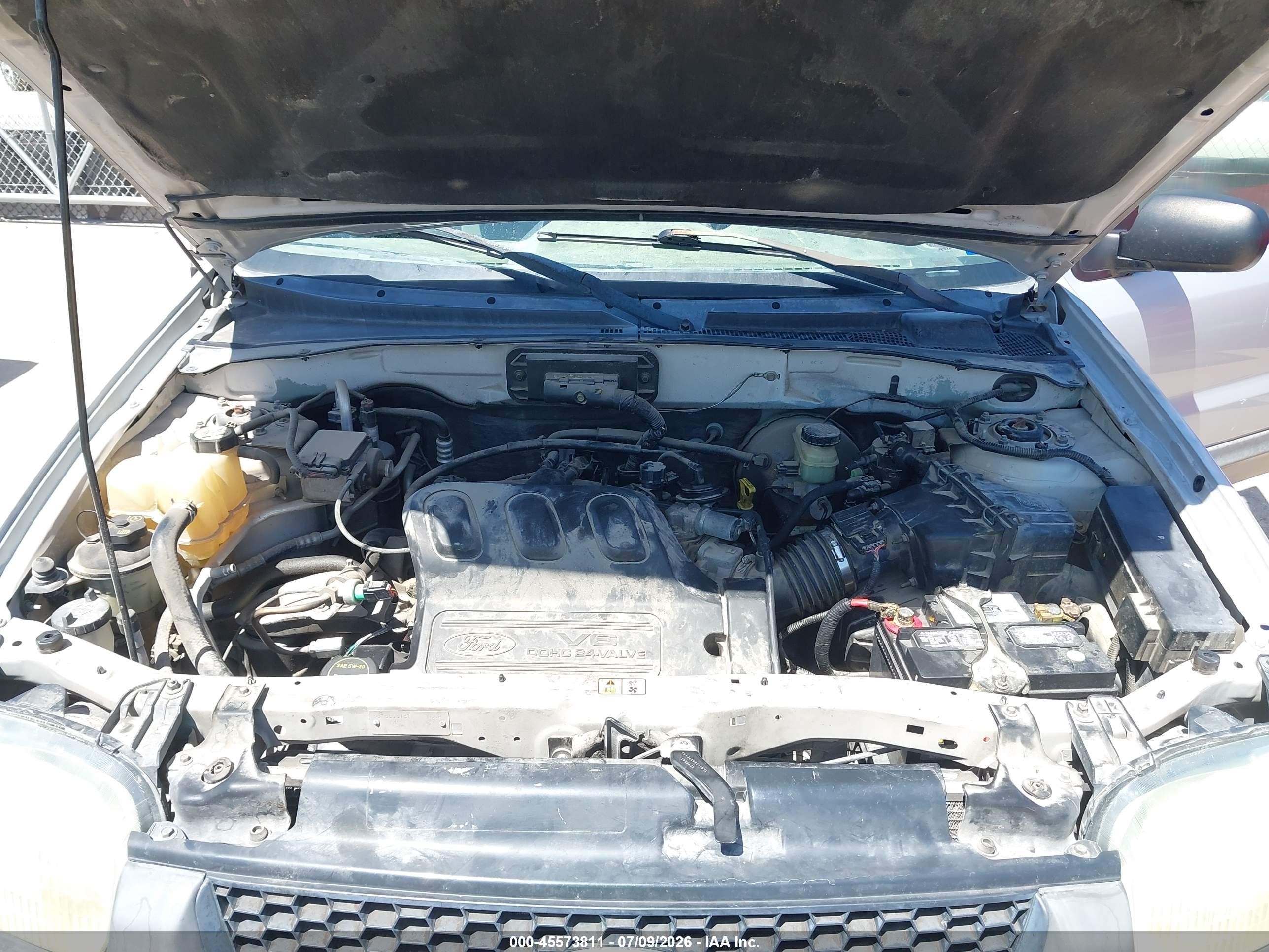 2003 Ford Escape Xls Серебряный vin: 1FMYU021X3KD40239