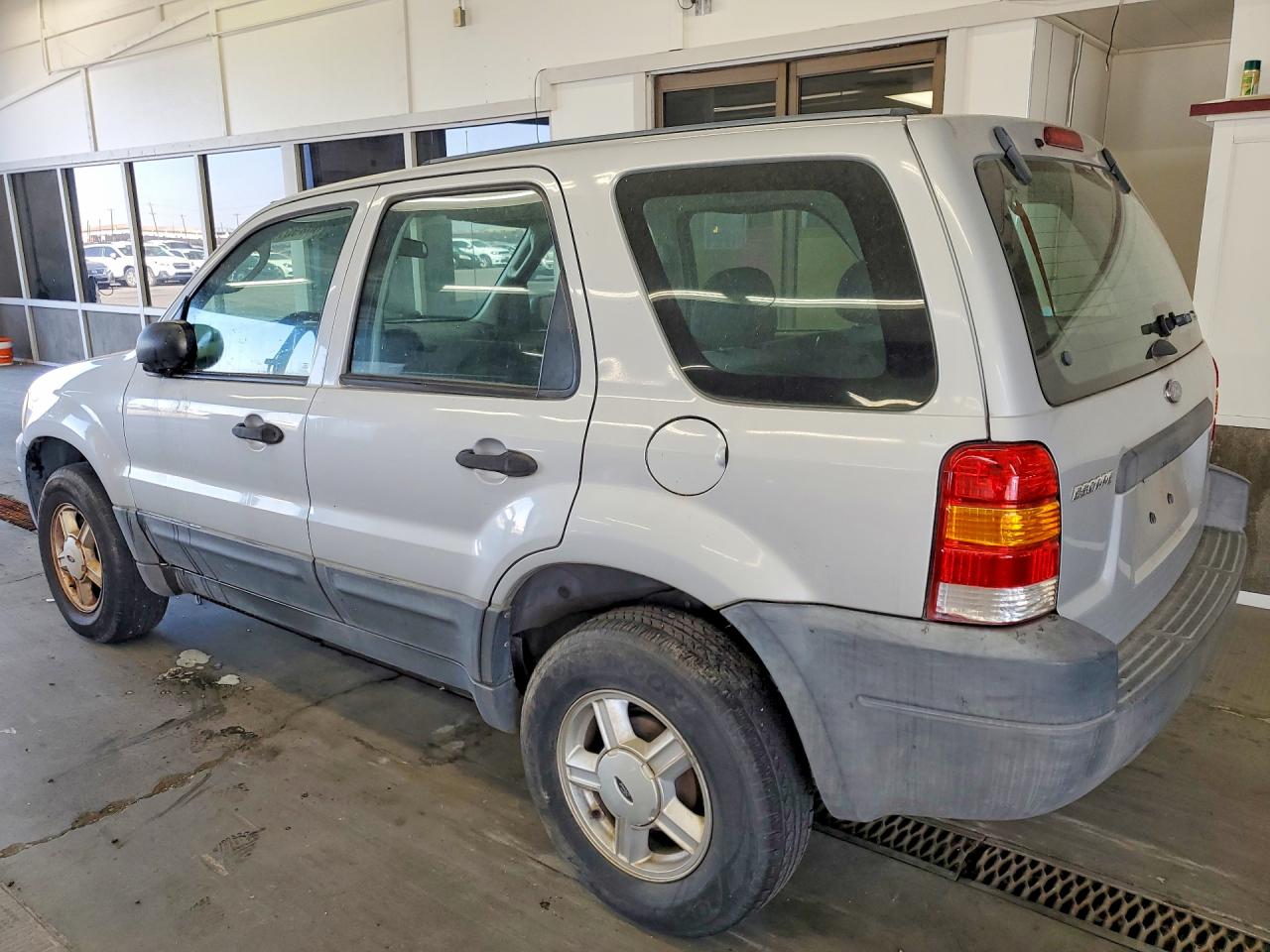 2004 Ford Escape Xls Silver vin: 1FMYU021X4KA15608