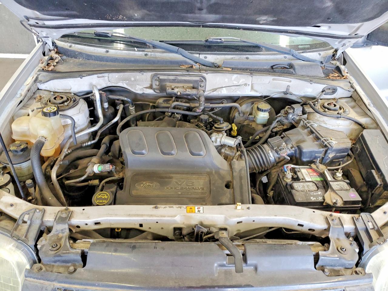 2004 Ford Escape Xls Silver vin: 1FMYU021X4KA15608